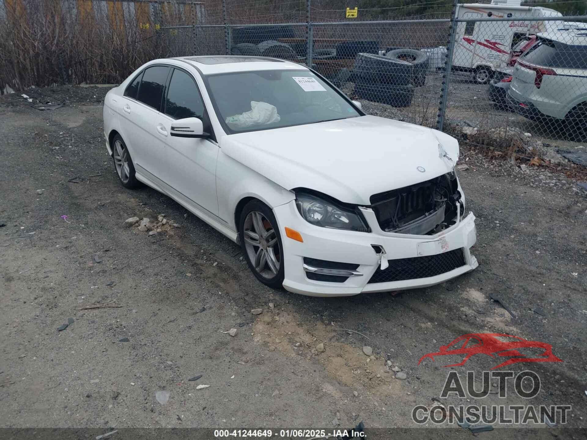MERCEDES-BENZ C 300 2013 - WDDGF8AB7DR253206