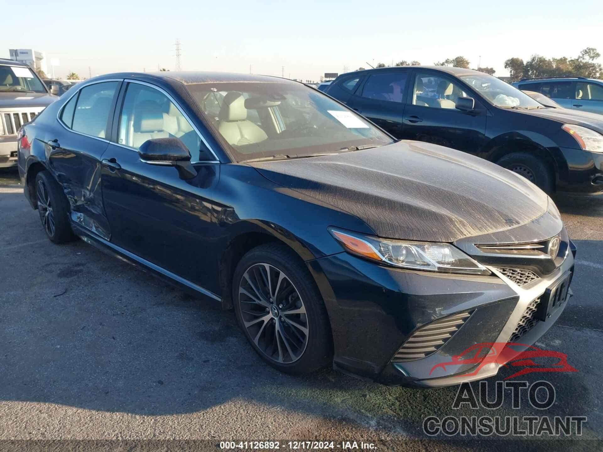 TOYOTA CAMRY 2018 - 4T1B11HK4JU549756