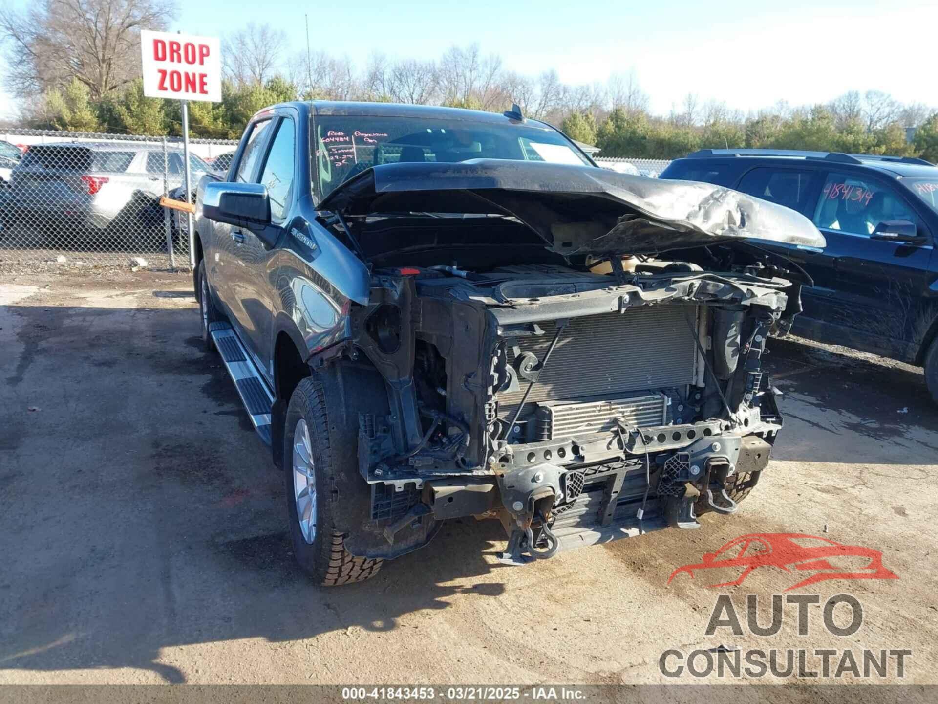 CHEVROLET SILVERADO 1500 2021 - 1GCPYDEK8MZ148133