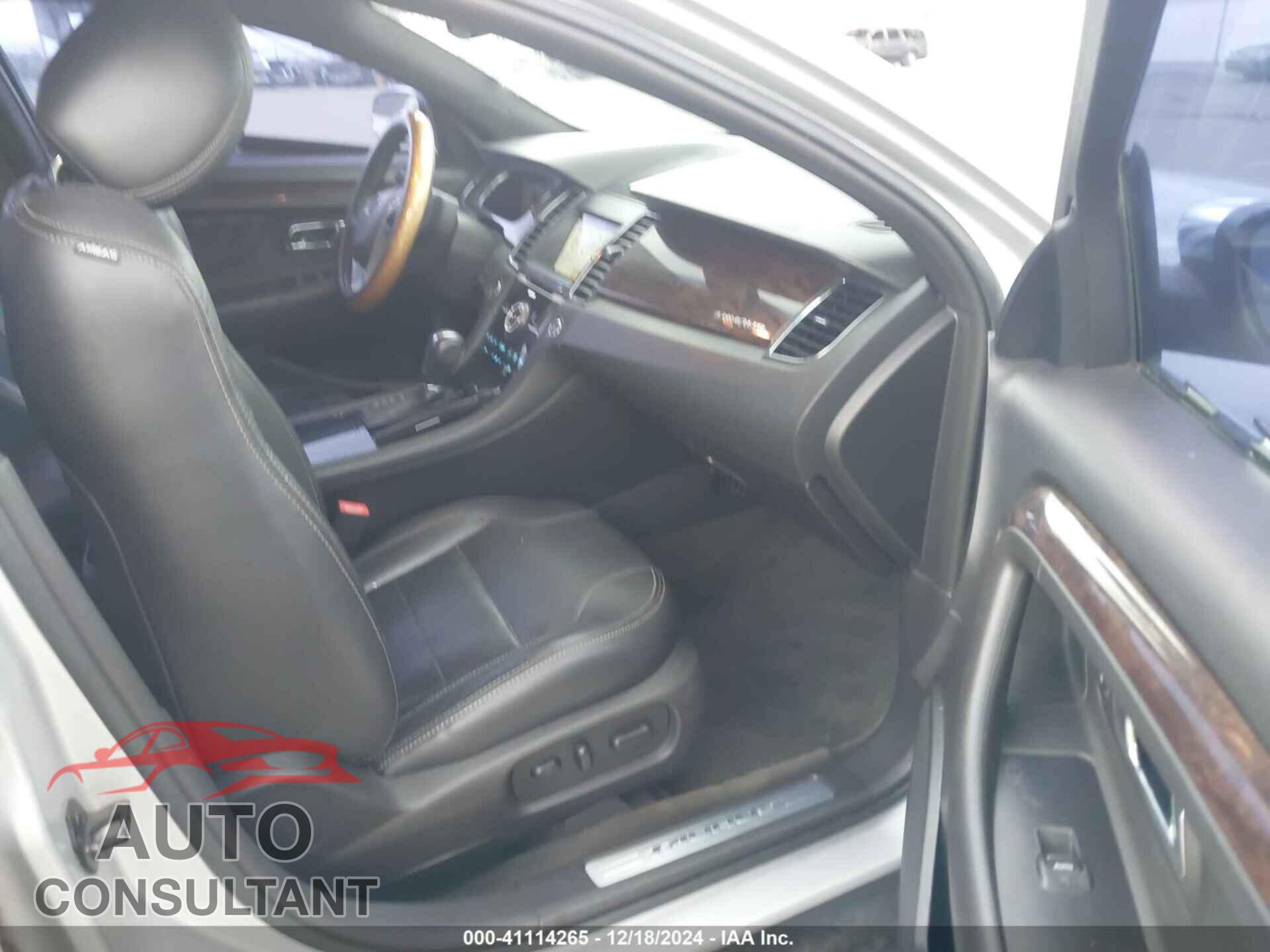 FORD TAURUS 2017 - 1FAHP2F84HG104751