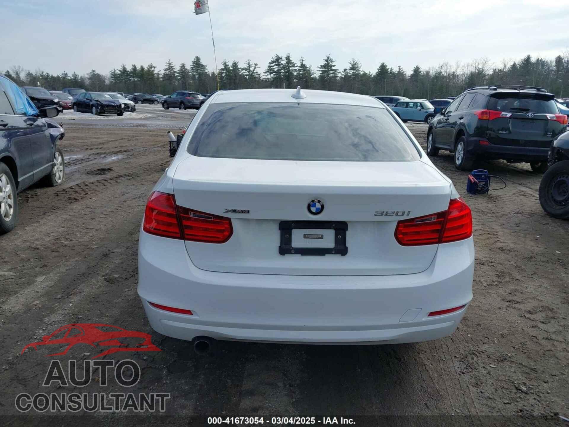 BMW 320I 2014 - WBA3C3C56EP661301