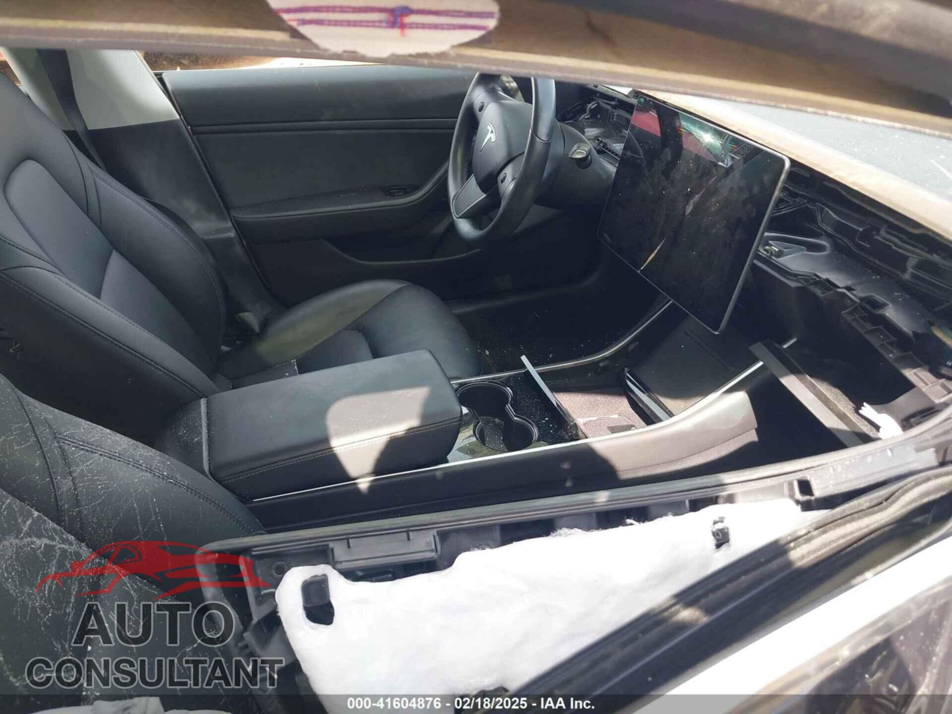 TESLA MODEL 3 2018 - 5YJ3E1EB2JF121338