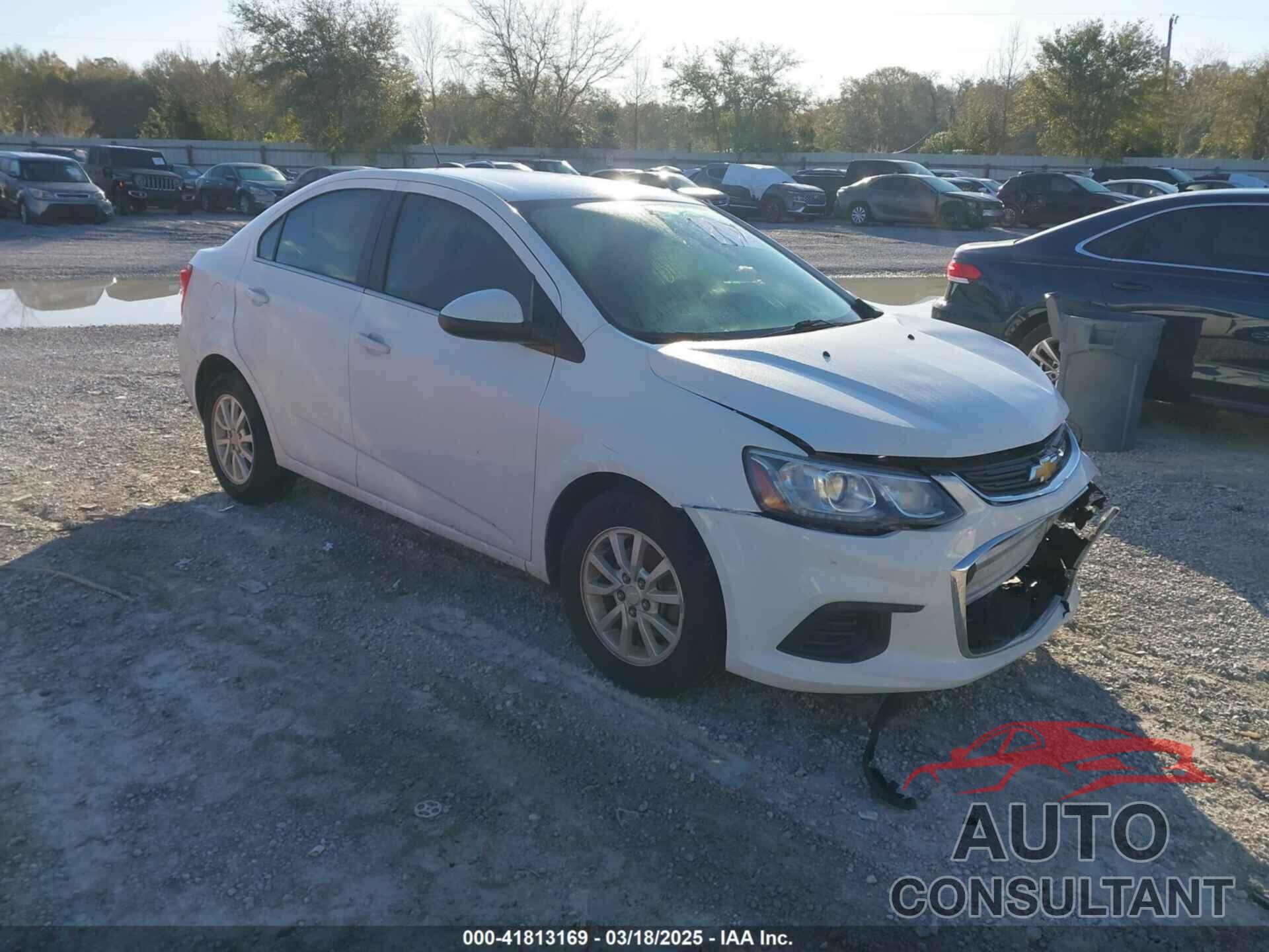 CHEVROLET SONIC 2018 - 1G1JD5SH5J4102700