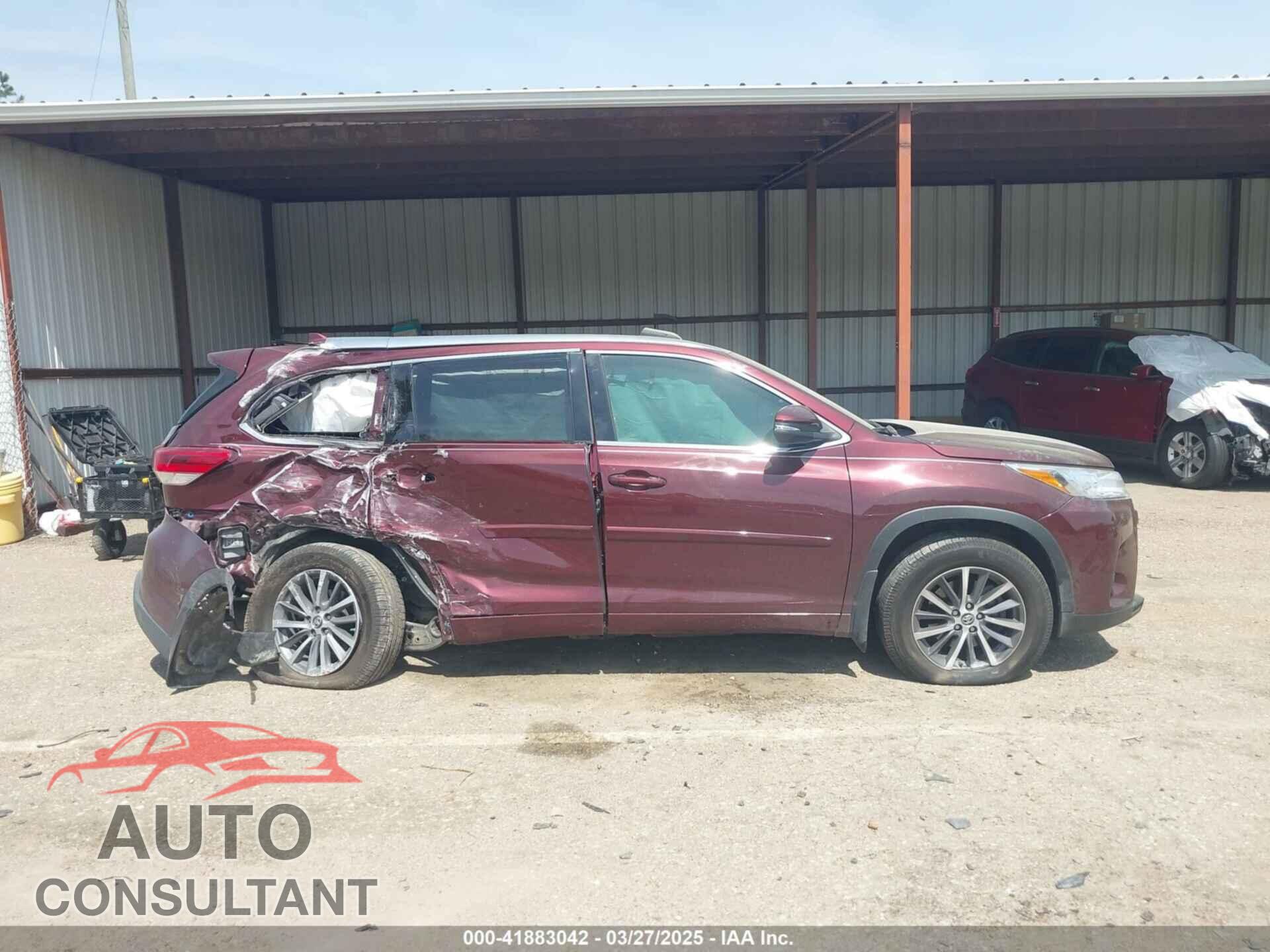 TOYOTA HIGHLANDER 2018 - 5TDKZRFH5JS249294