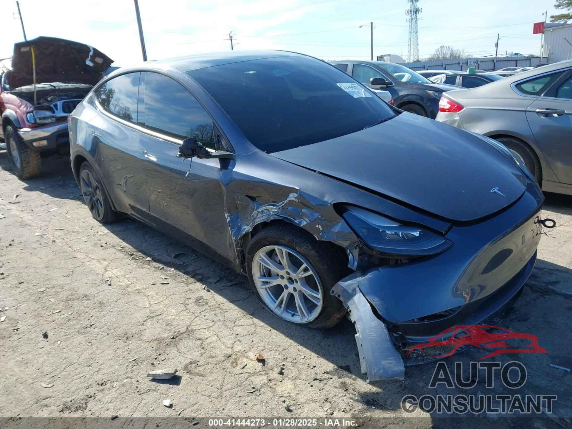 TESLA MODEL Y 2023 - 7SAYGDEE8PF619907