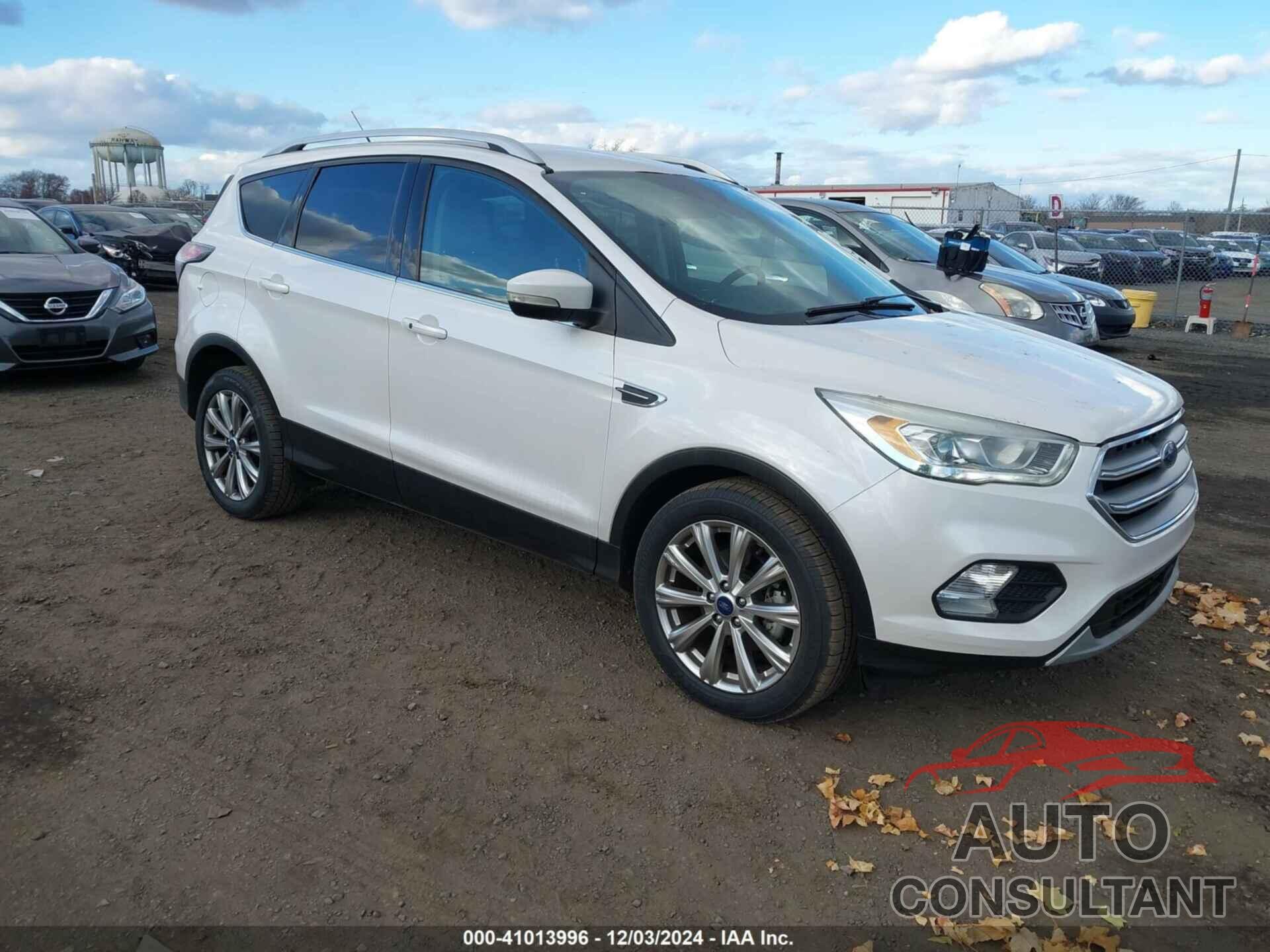 FORD ESCAPE 2017 - 1FMCU0JD9HUA18967