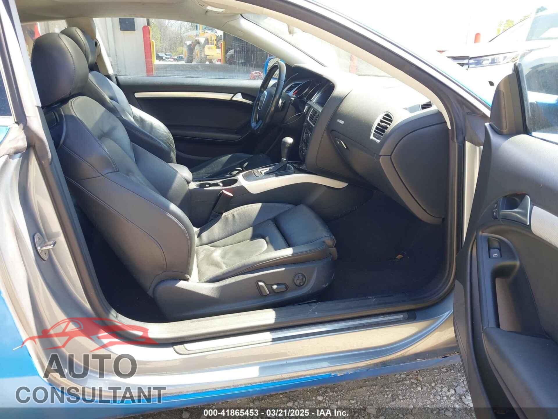 AUDI A5 2010 - WAULFAFR8AA044893