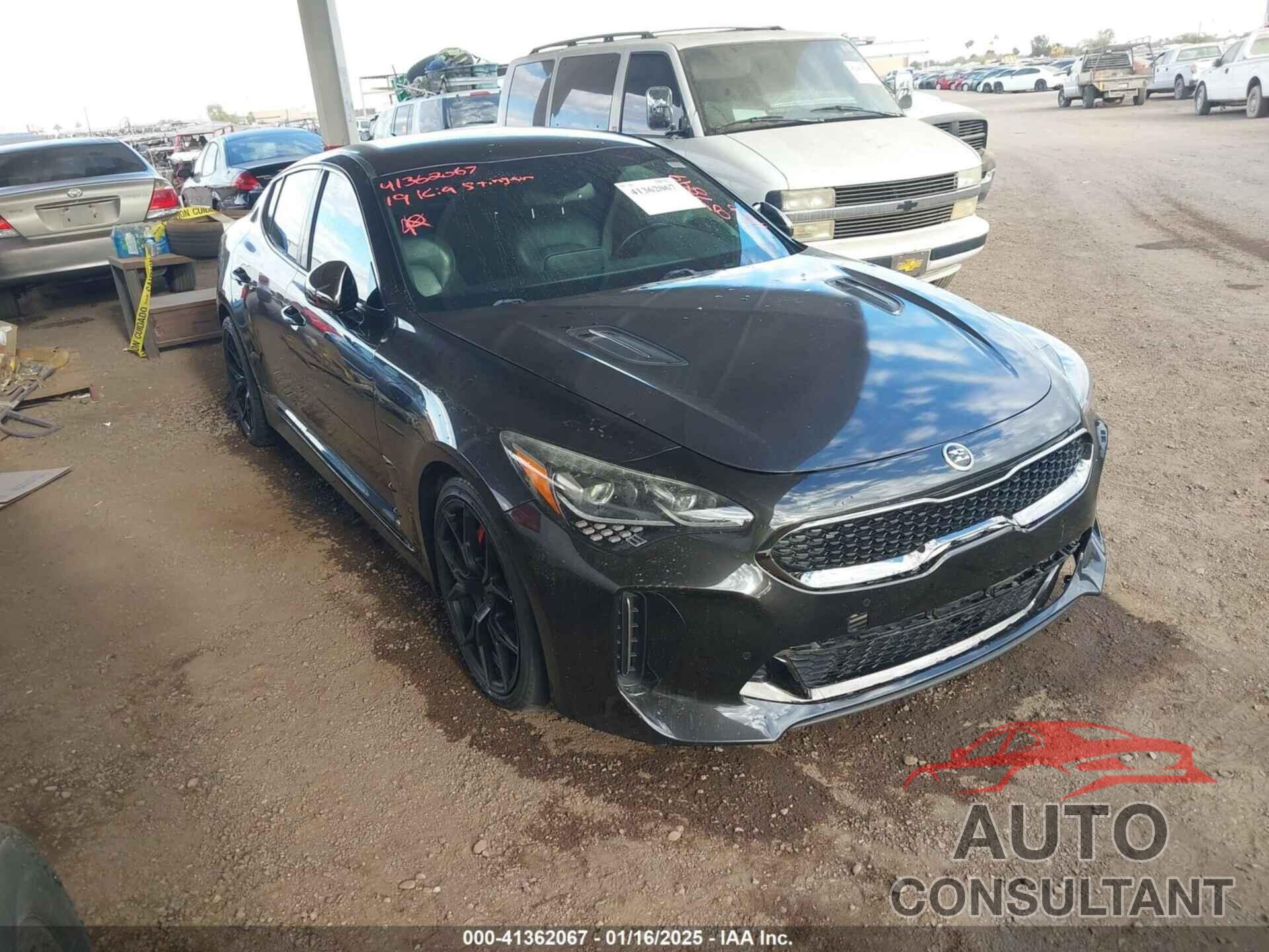 KIA STINGER 2019 - KNAE35LC8K6057849