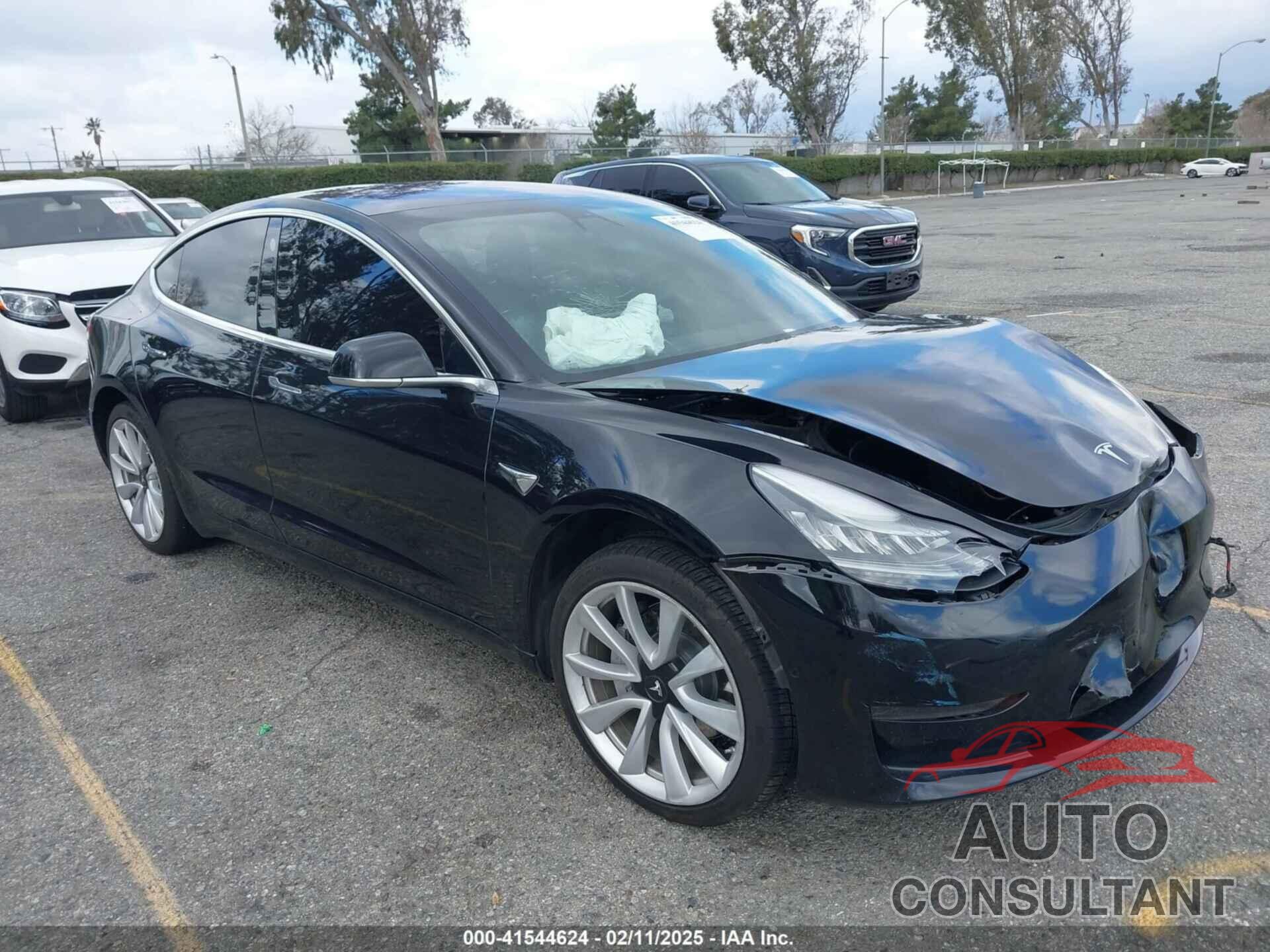 TESLA MODEL 3 2018 - 5YJ3E1EA9JF009384