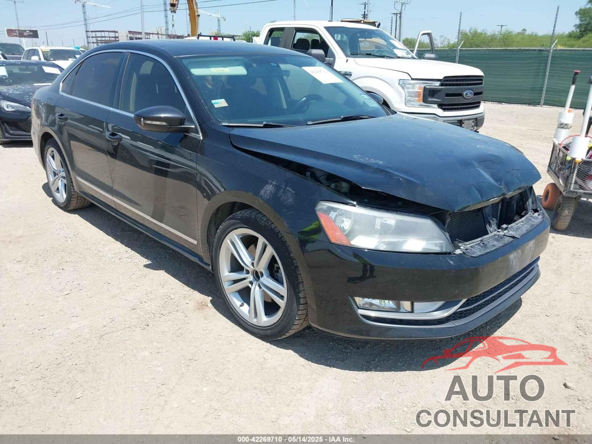 VOLKSWAGEN PASSAT 2012 - 1VWCM7A38CC009175