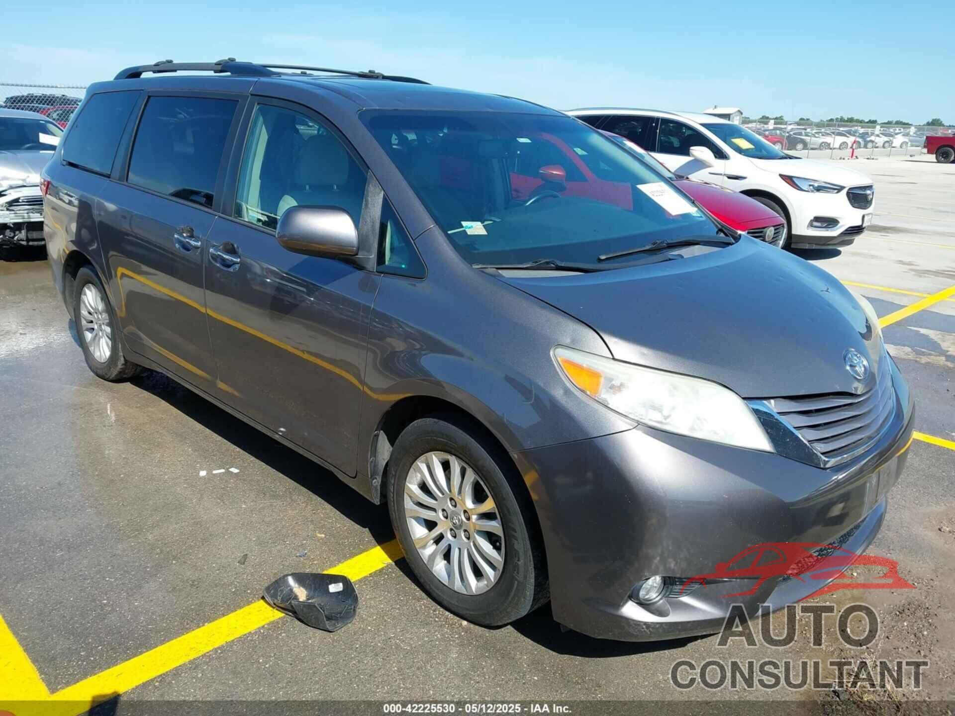 TOYOTA SIENNA 2017 - 5TDYZ3DC2HS778209