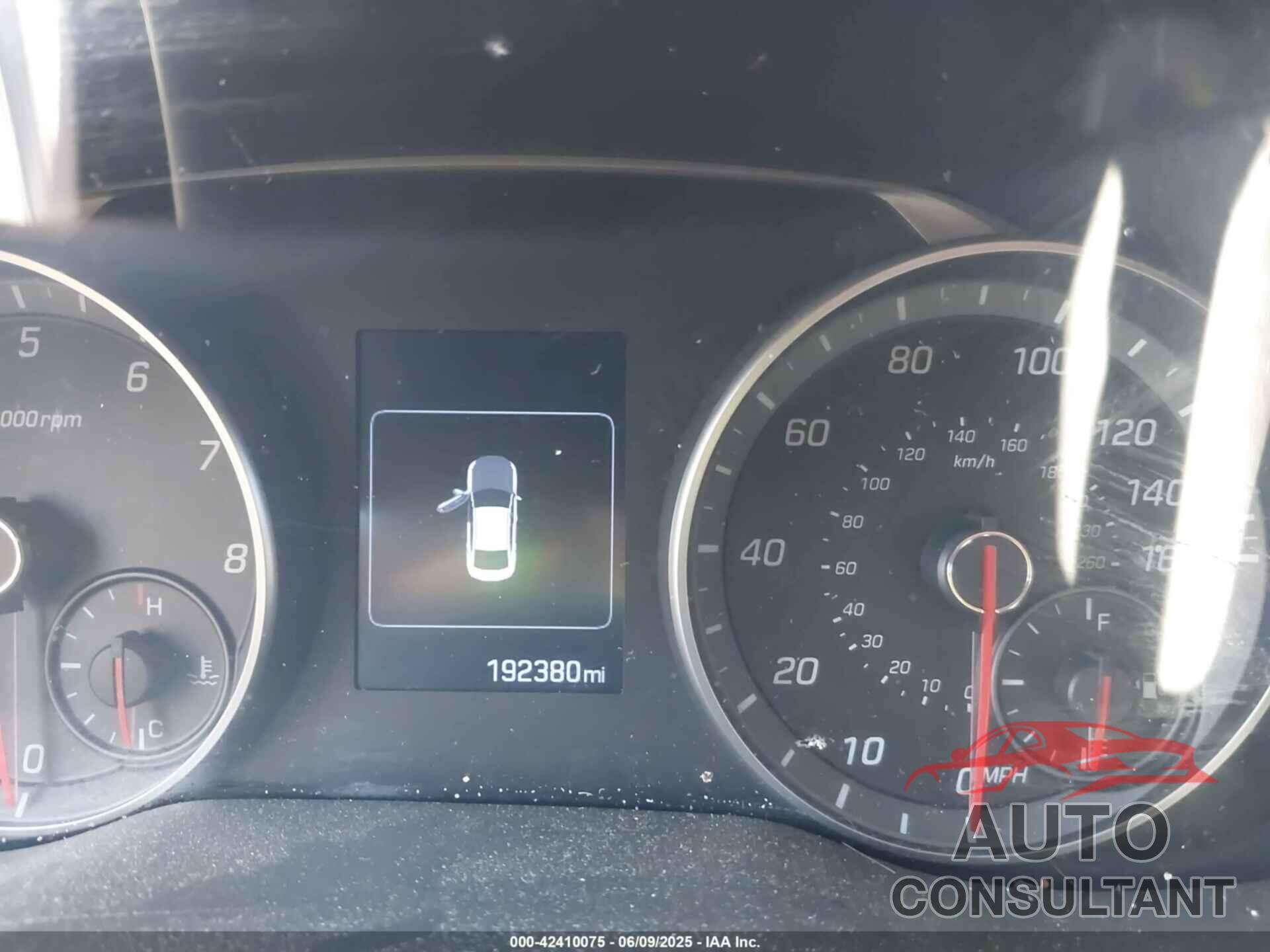 HYUNDAI ELANTRA 2017 - KMHD04LB7HU348982