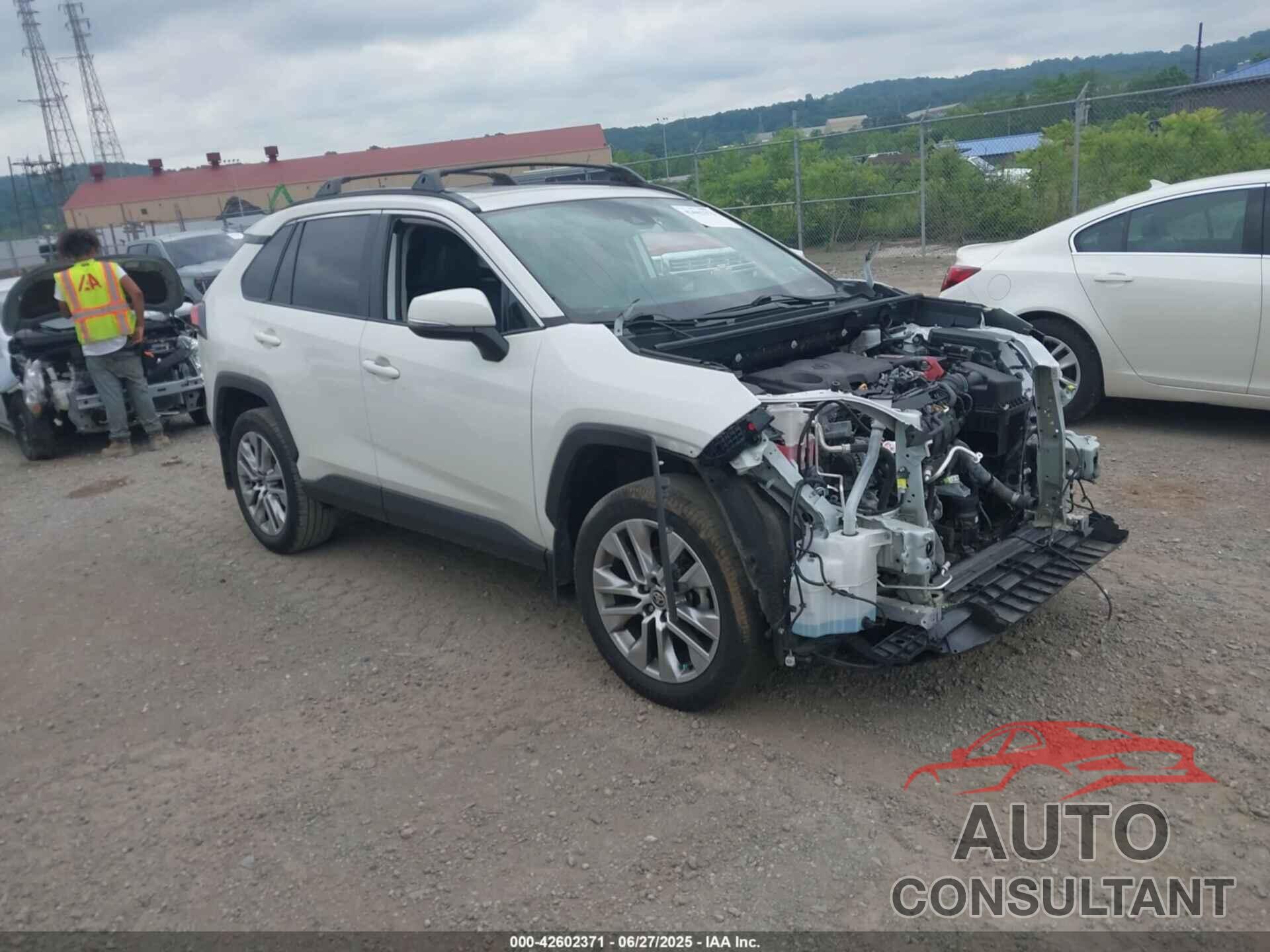 TOYOTA RAV4 2022 - 2T3A1RFV4NW287421