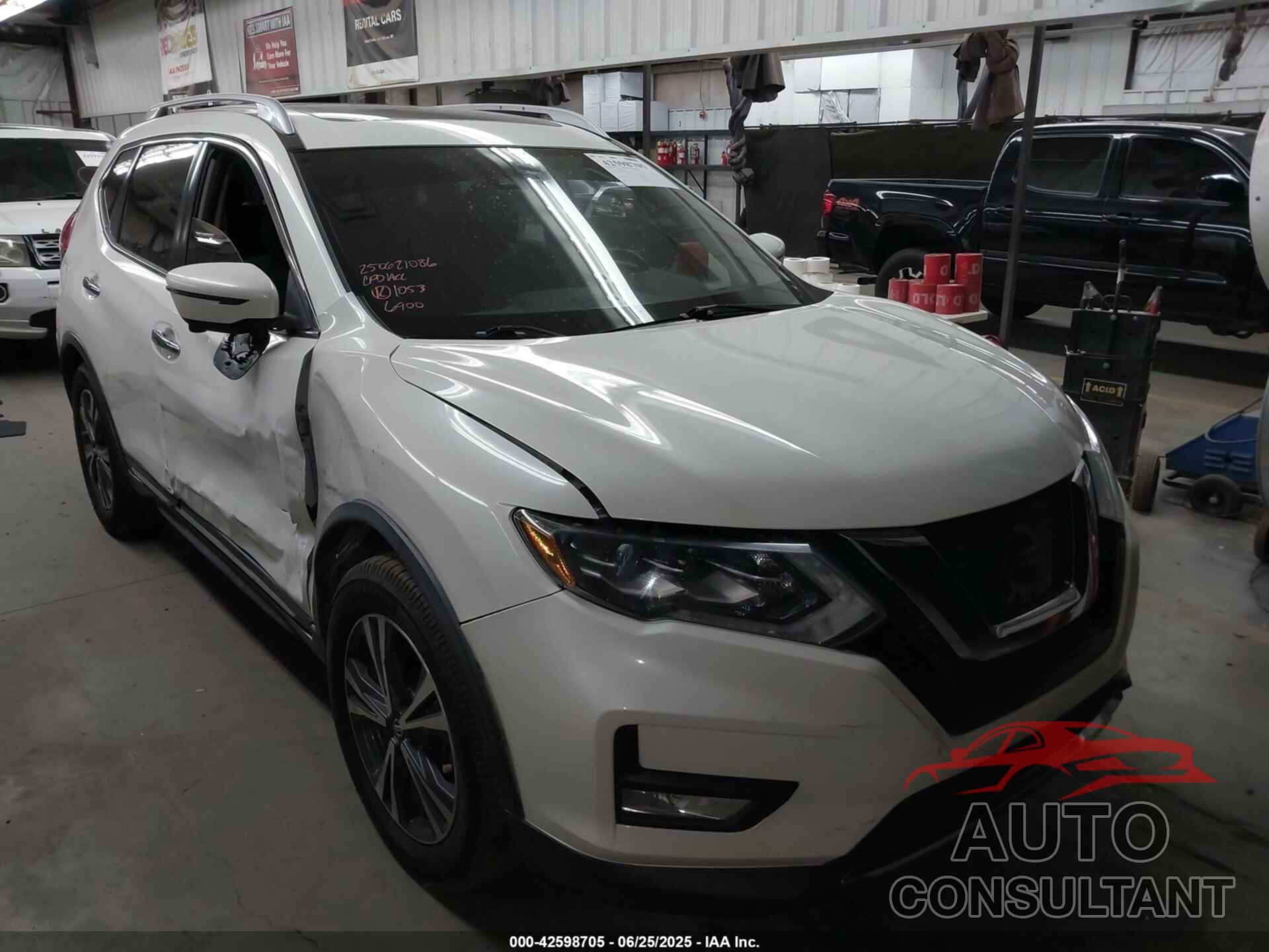 NISSAN ROGUE 2017 - JN8AT2MT0HW386900