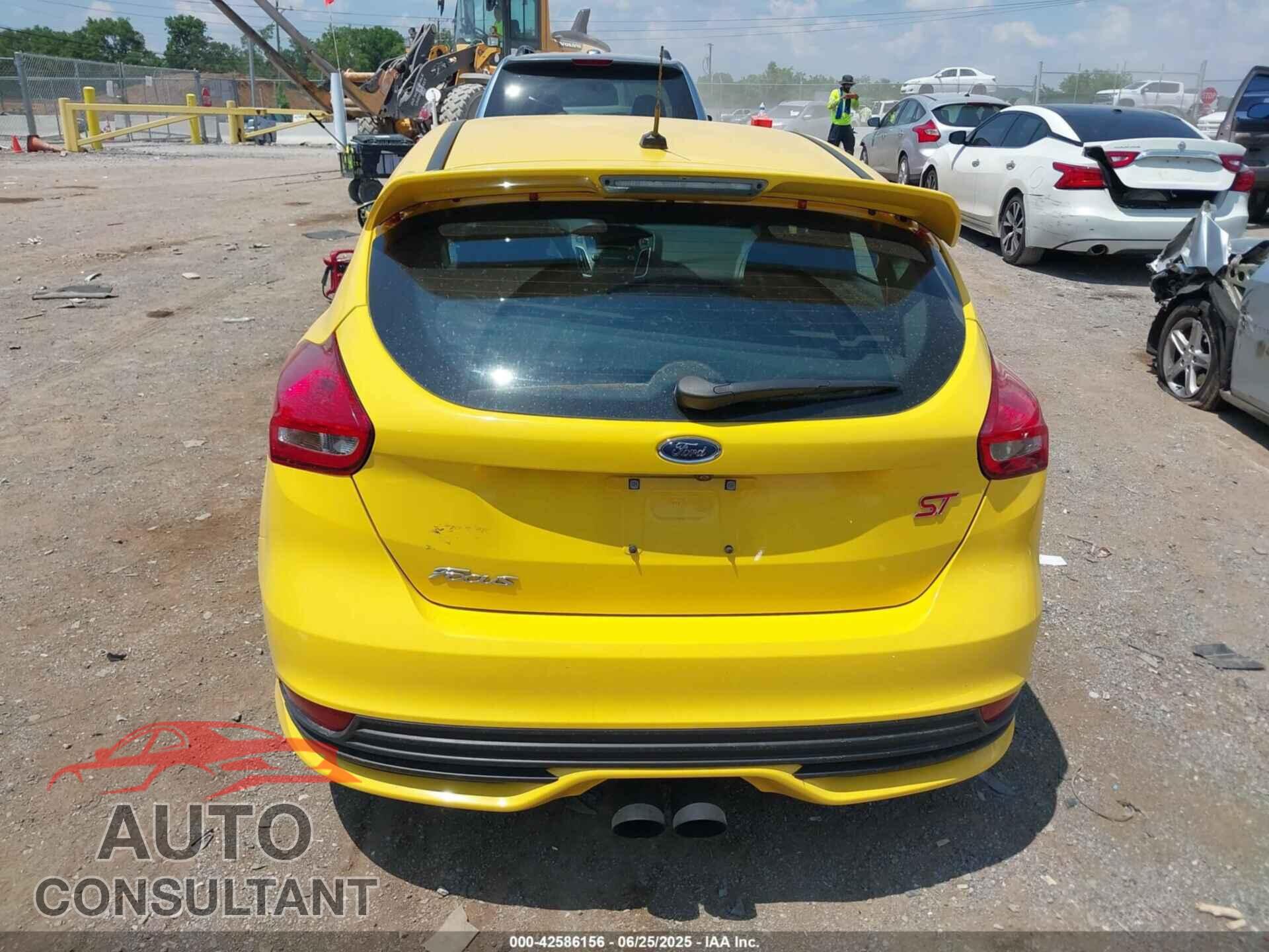FORD FOCUS ST 2017 - 1FADP3L93HL213226