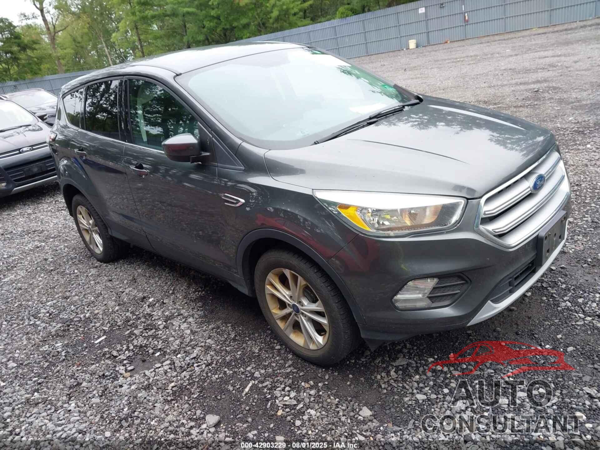 FORD ESCAPE 2017 - 1FMCU9GD9HUB85082