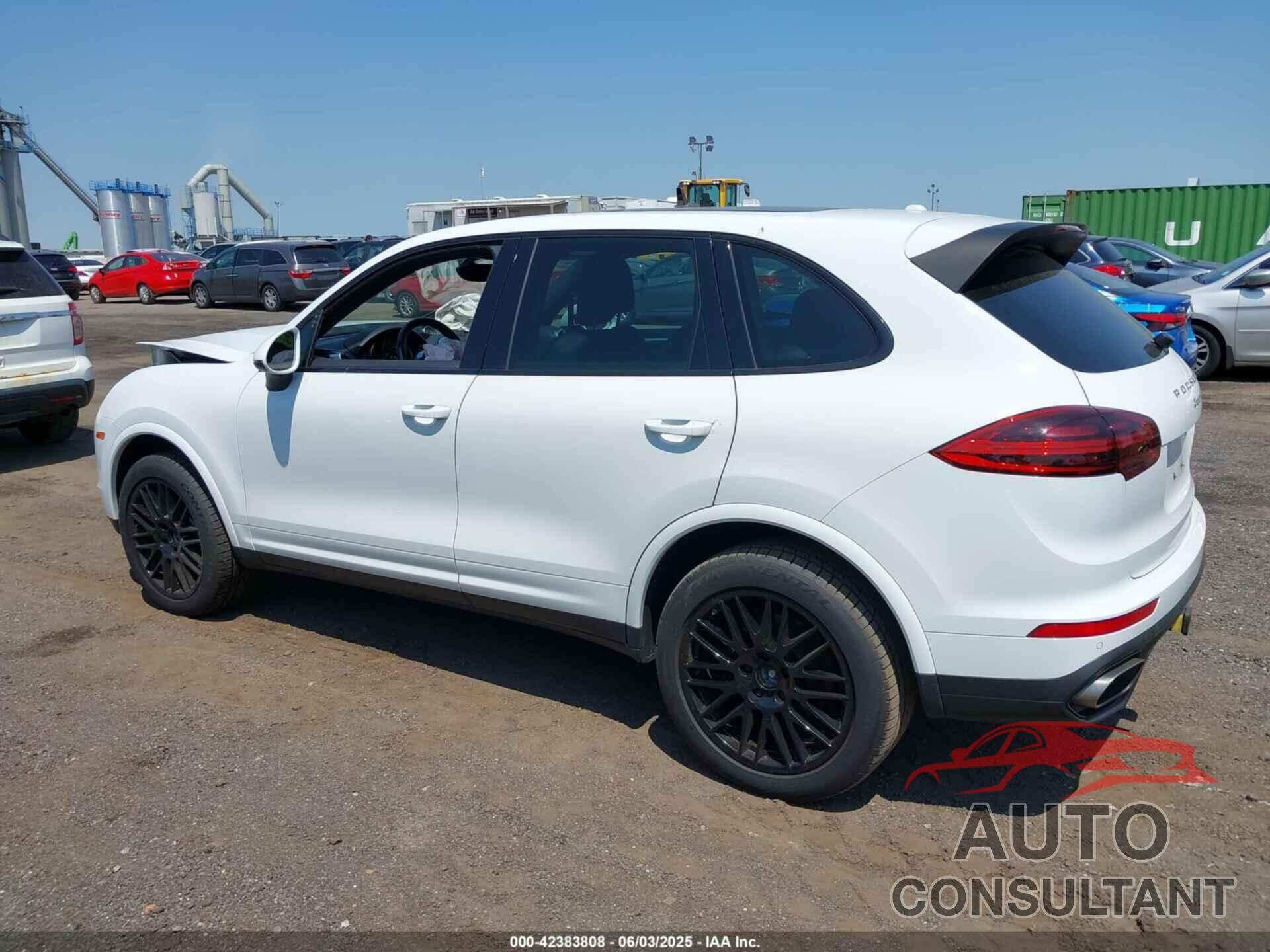 PORSCHE CAYENNE 2018 - WP1AA2A28JKA02807
