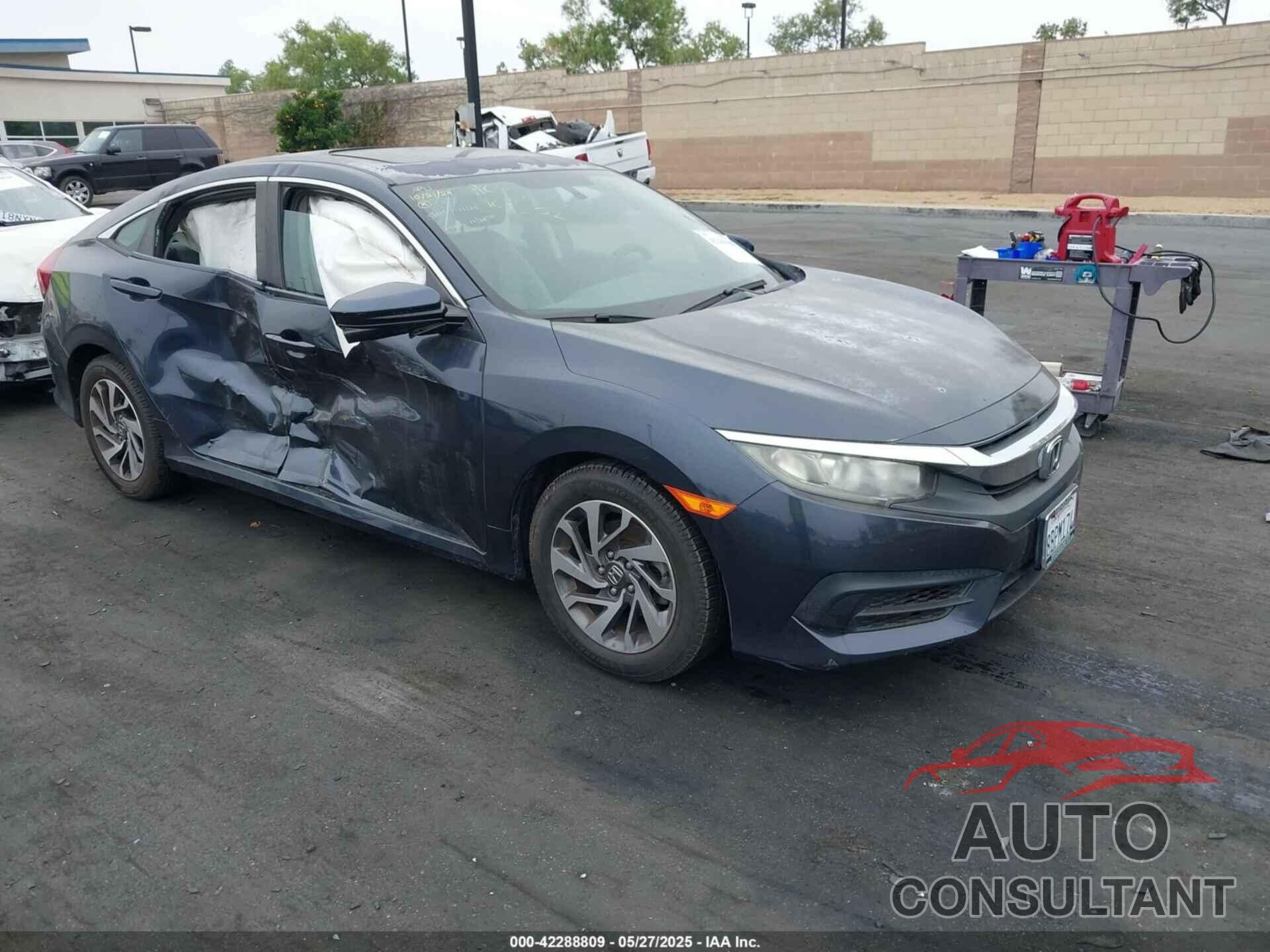 HONDA CIVIC 2018 - 2HGFC2F73JH516112