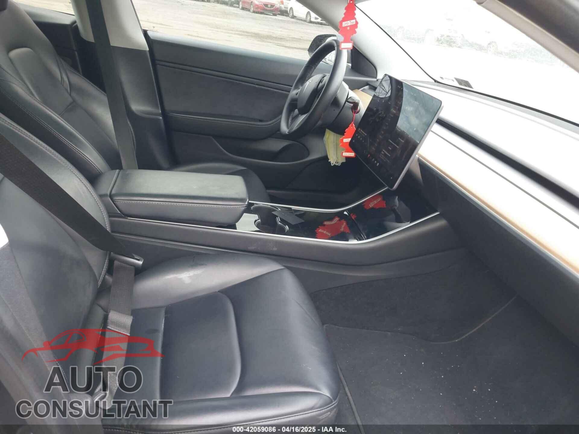 TESLA MODEL 3 2020 - 5YJ3E1EB2LF646449