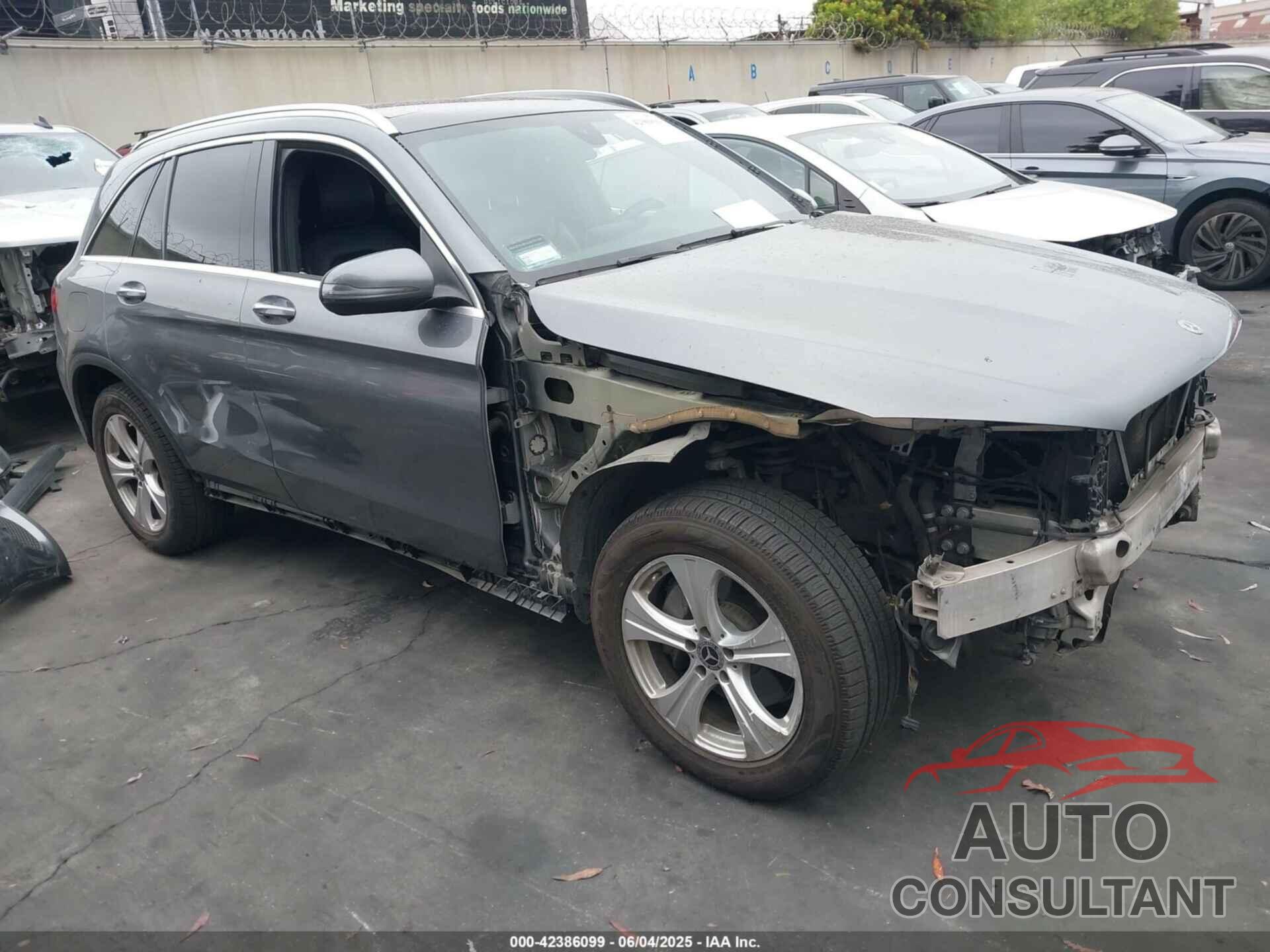 MERCEDES-BENZ GLC 300 2018 - WDC0G4KB4JV051548