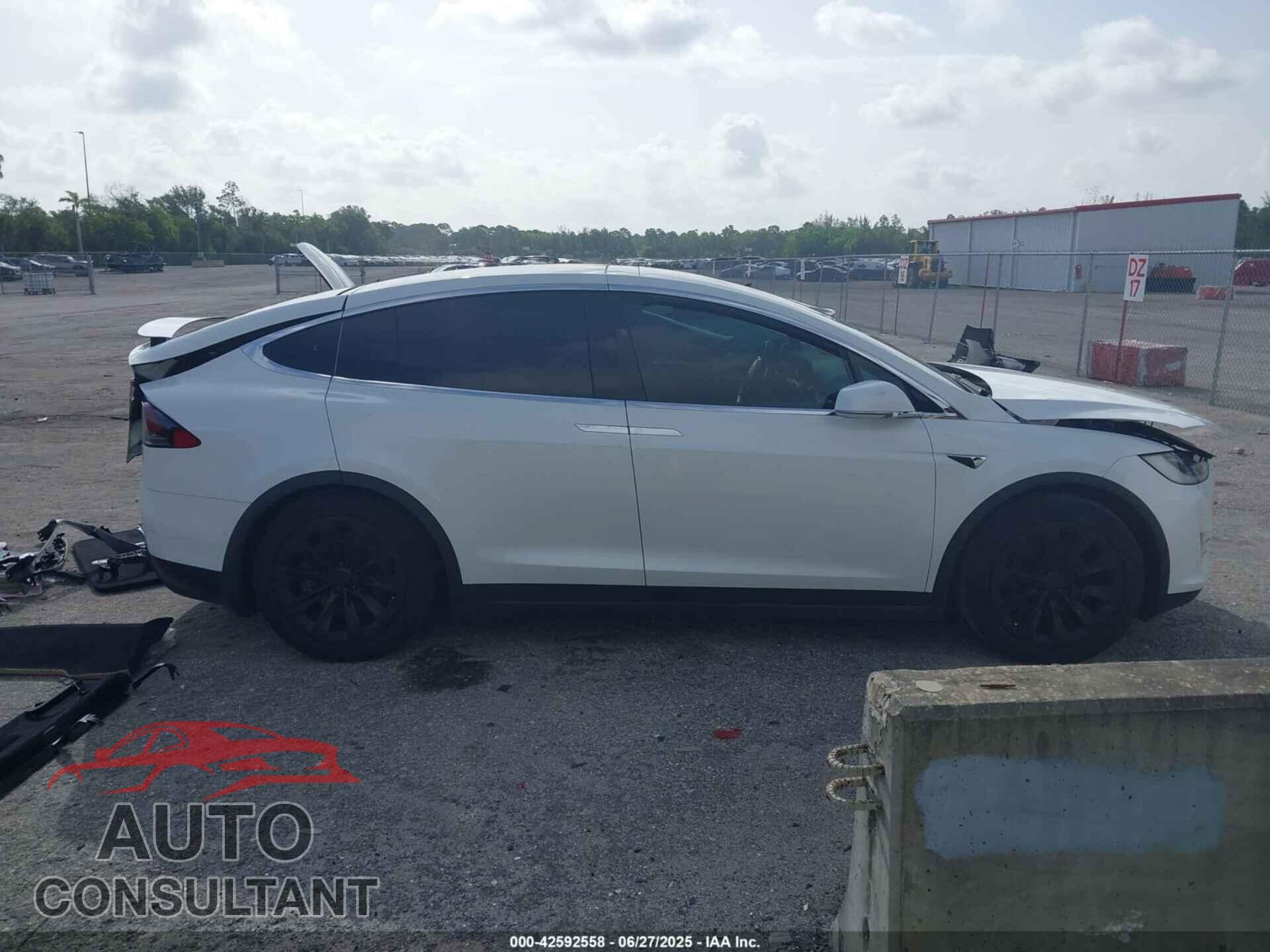 TESLA MODEL X 2017 - 5YJXCAE29HF077467