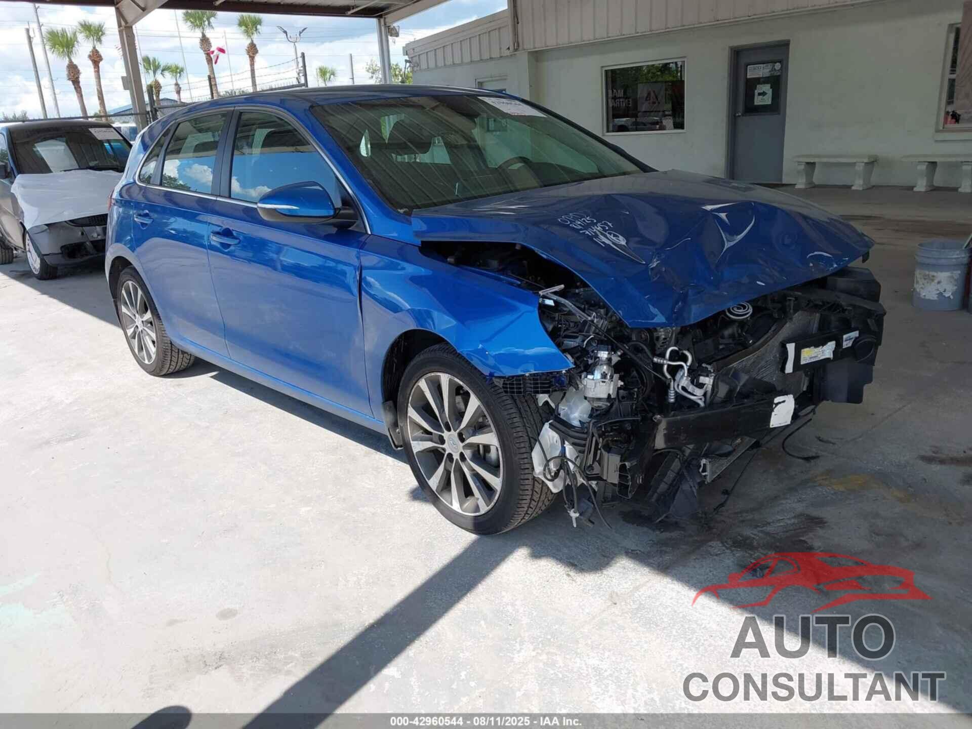 HYUNDAI ELANTRA GT 2018 - KMHH35LE7JU067926