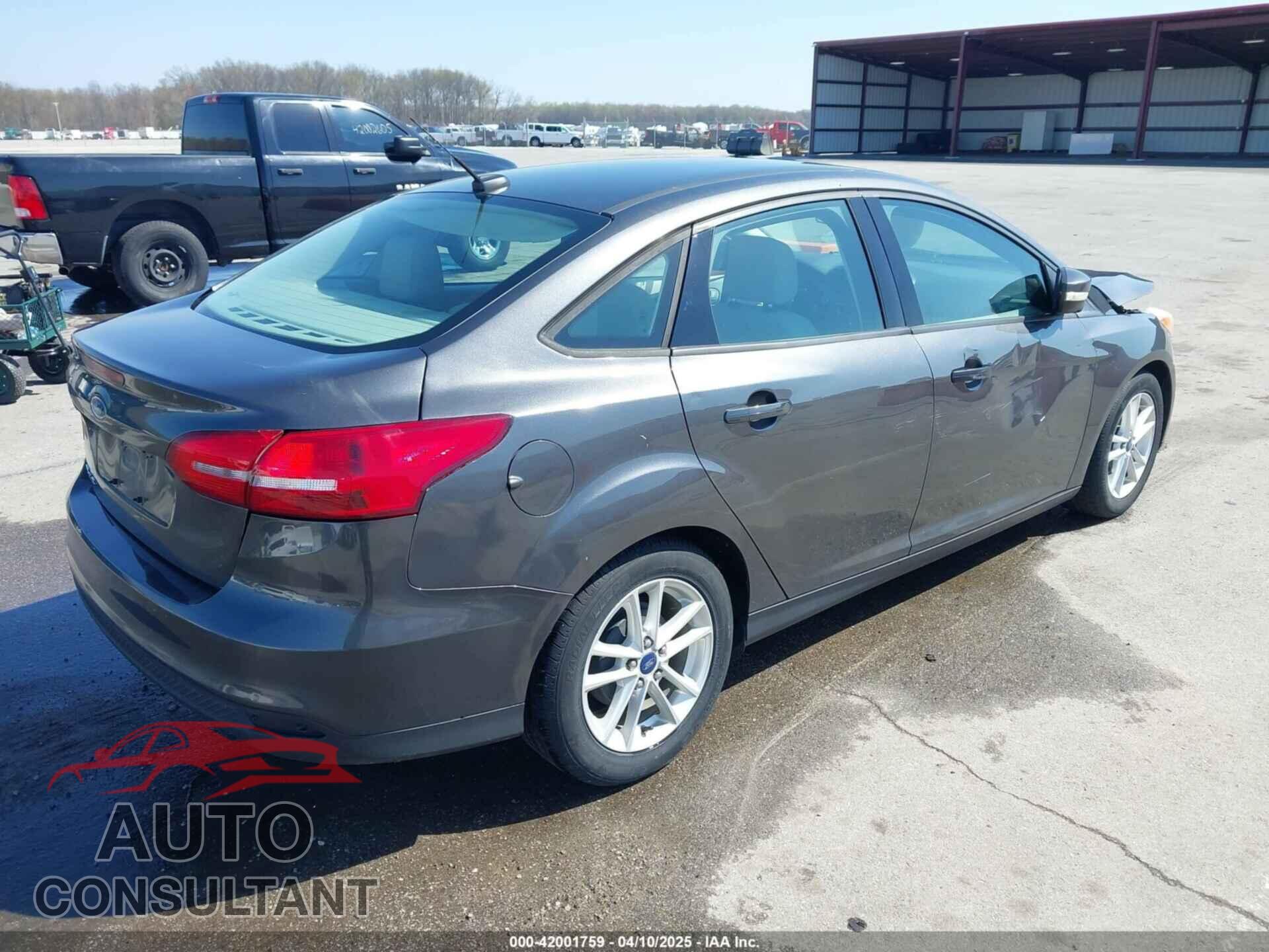 FORD FOCUS 2015 - 1FADP3F26FL218092