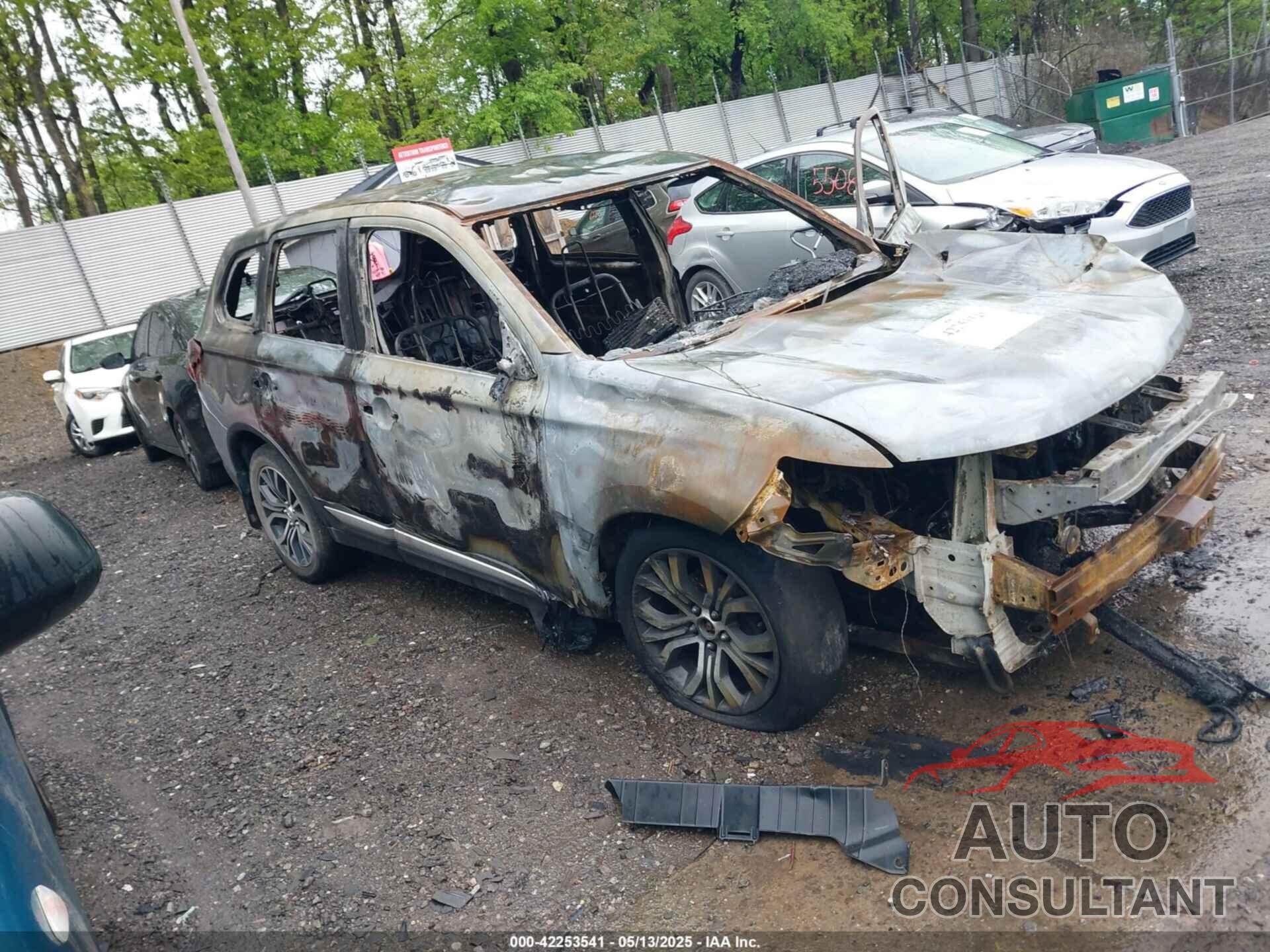 MITSUBISHI OUTLANDER 2016 - JA4AZ3A33GZ004581