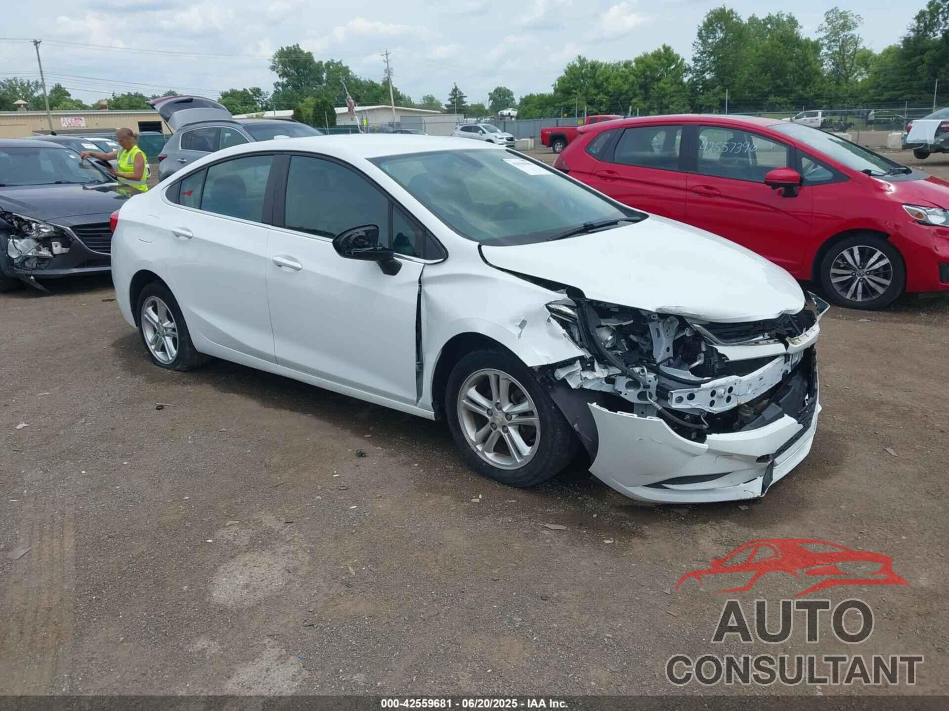 CHEVROLET CRUZE 2017 - 1G1BE5SM3H7252859