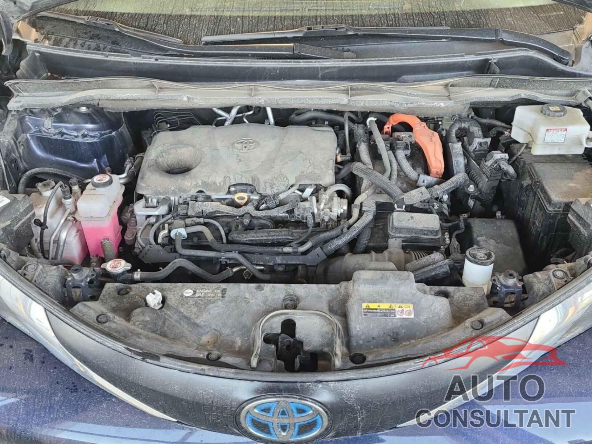 TOYOTA SIENNA 2022 - 5TDKSKFC8NS070785