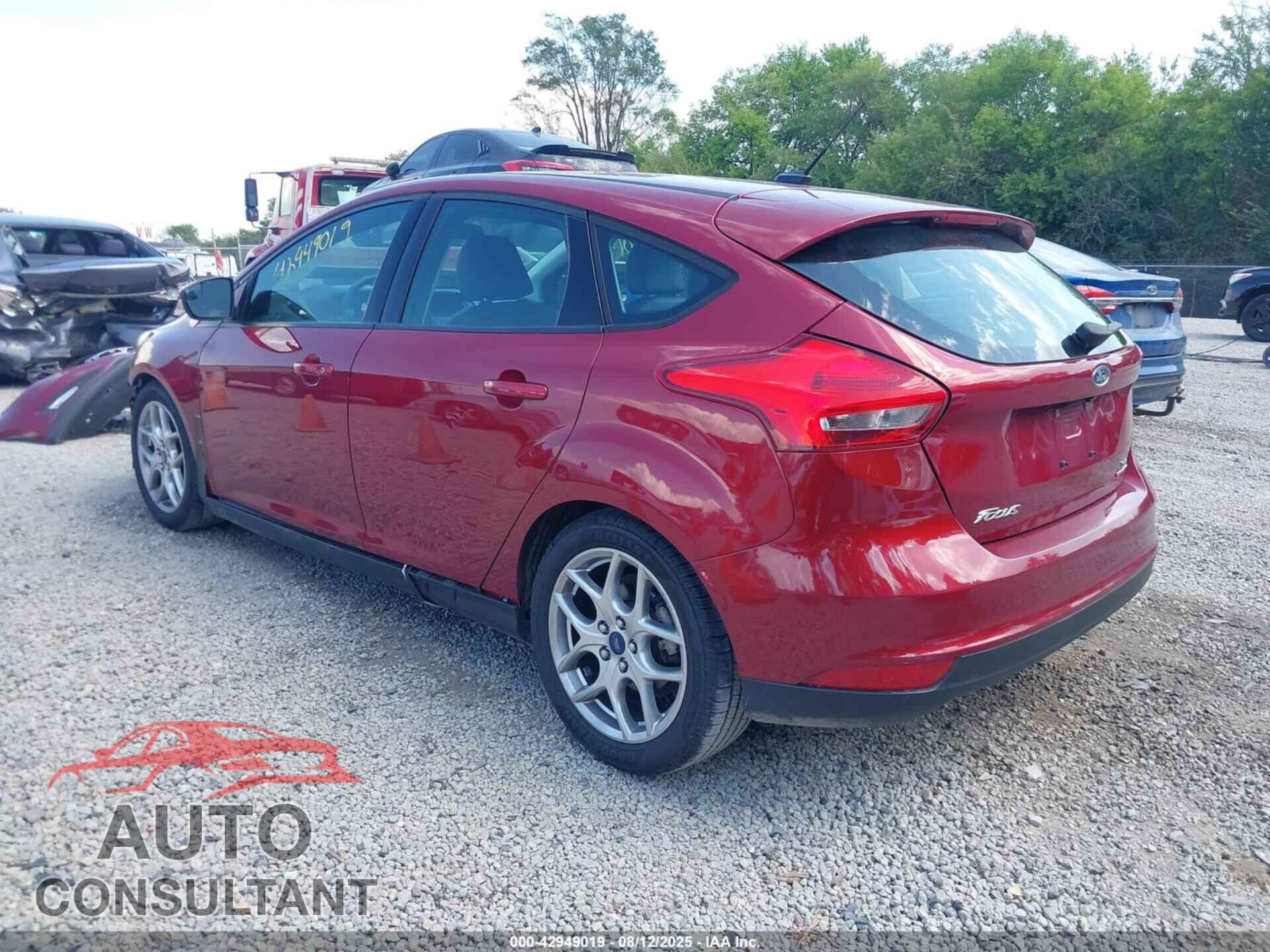 FORD FOCUS 2015 - 1FADP3K2XFL326477