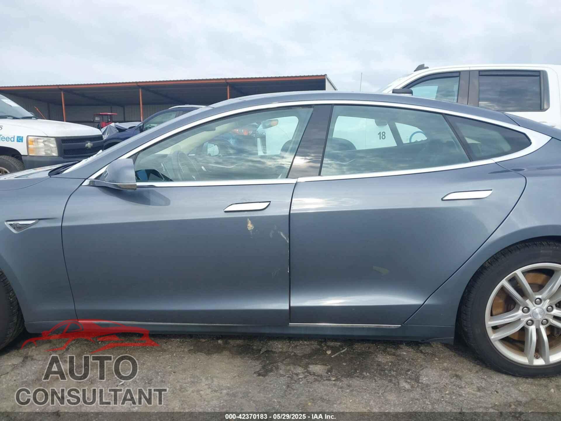 TESLA MODEL S 2013 - 5YJSA1CN4DFP26552