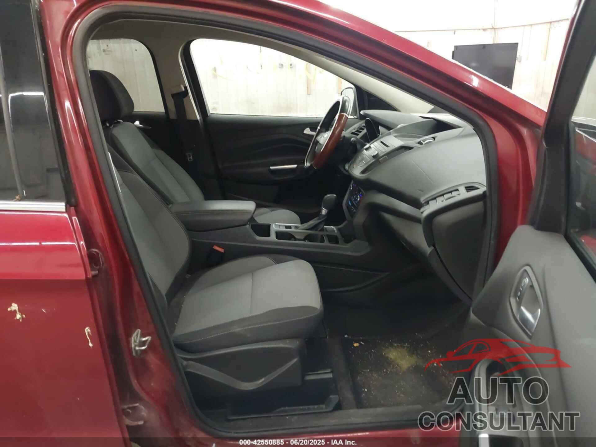 FORD ESCAPE 2017 - 1FMCU9GD0HUD17968