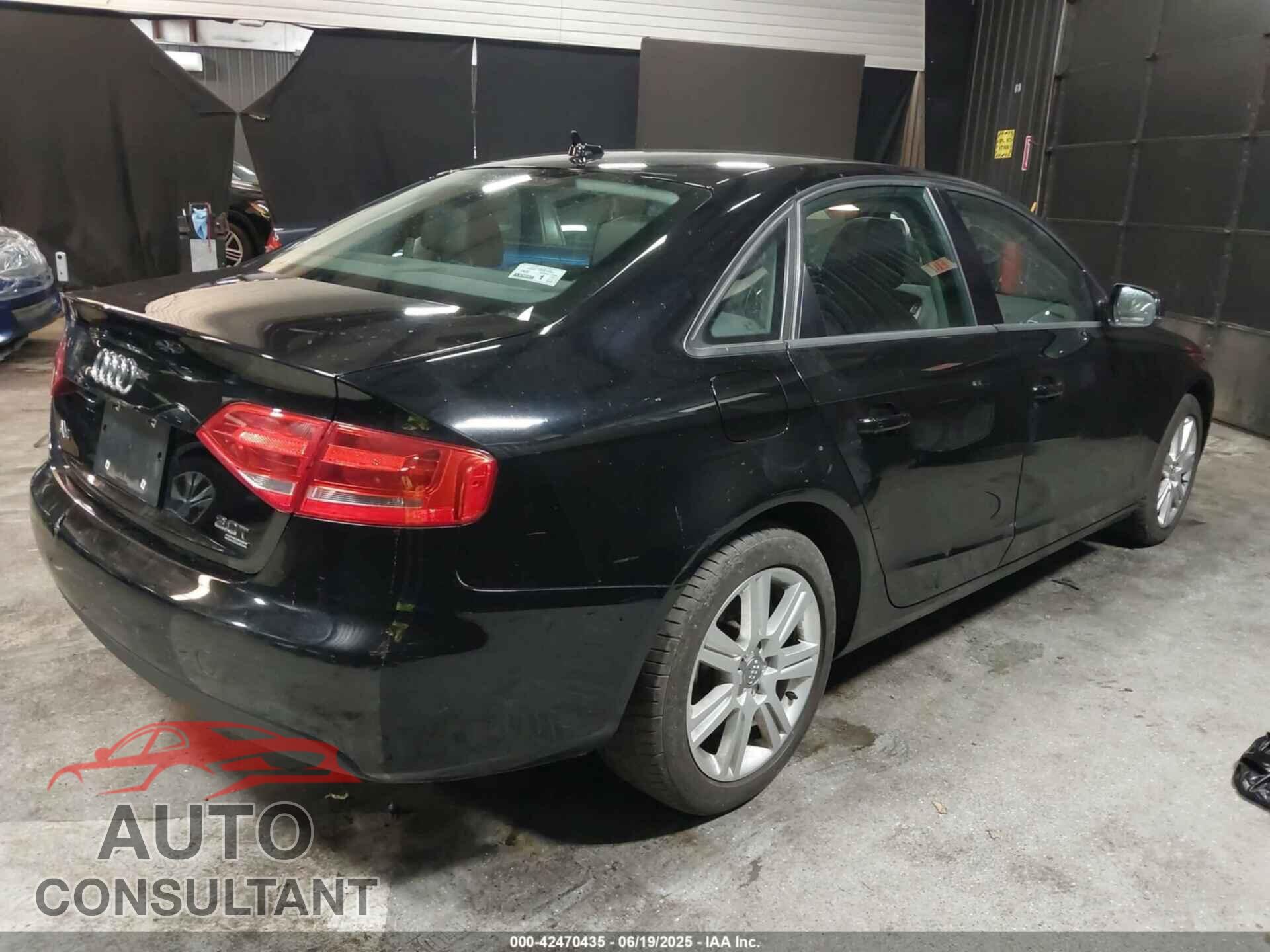 AUDI A4 2011 - WAUDFAFLXBN043075