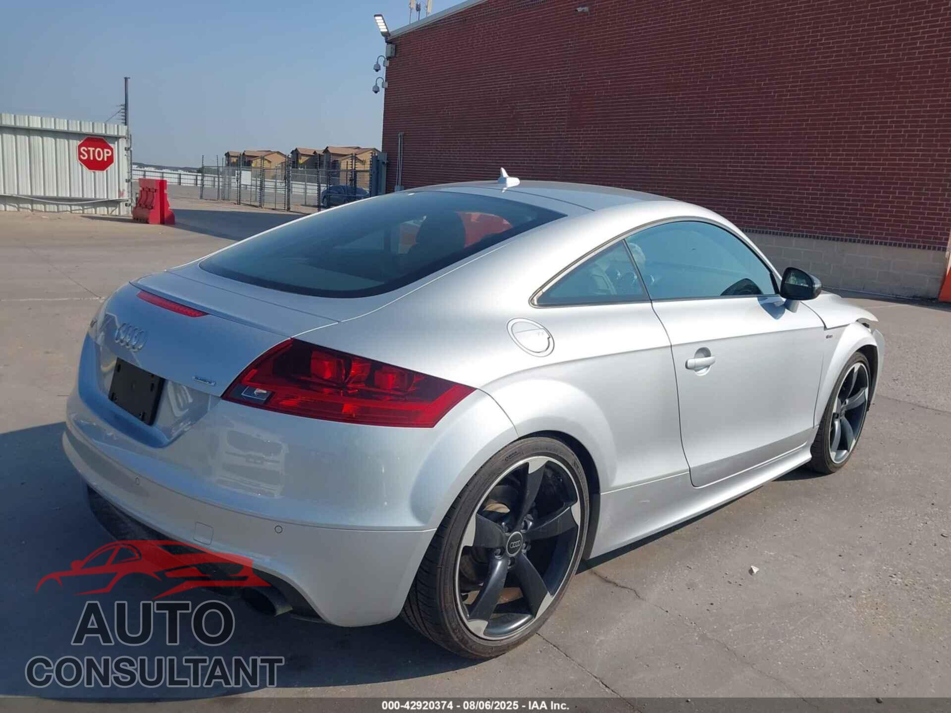 AUDI TT 2015 - TRUBFAFK3F1000864