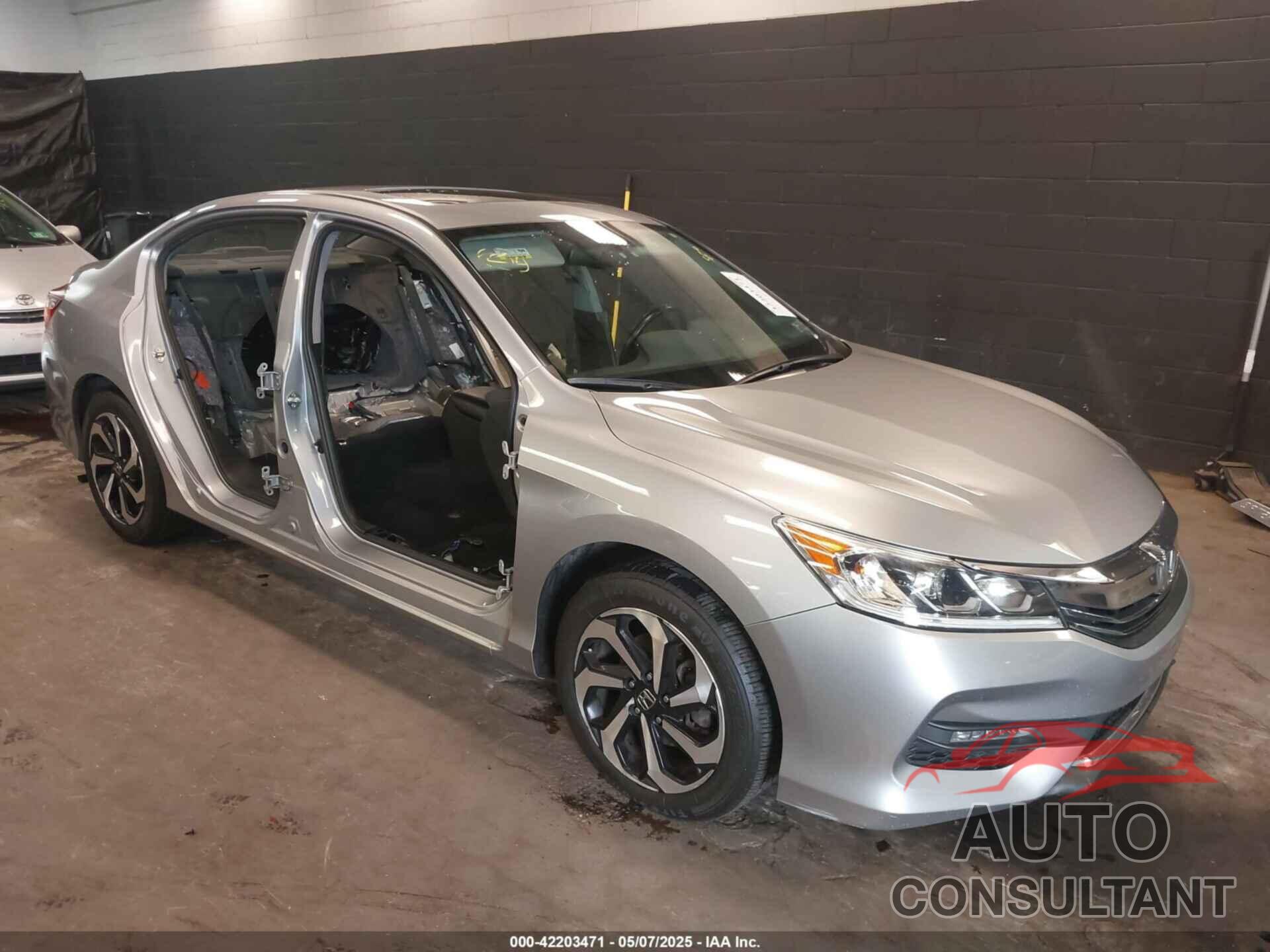 HONDA ACCORD 2017 - 1HGCR3F83HA015665