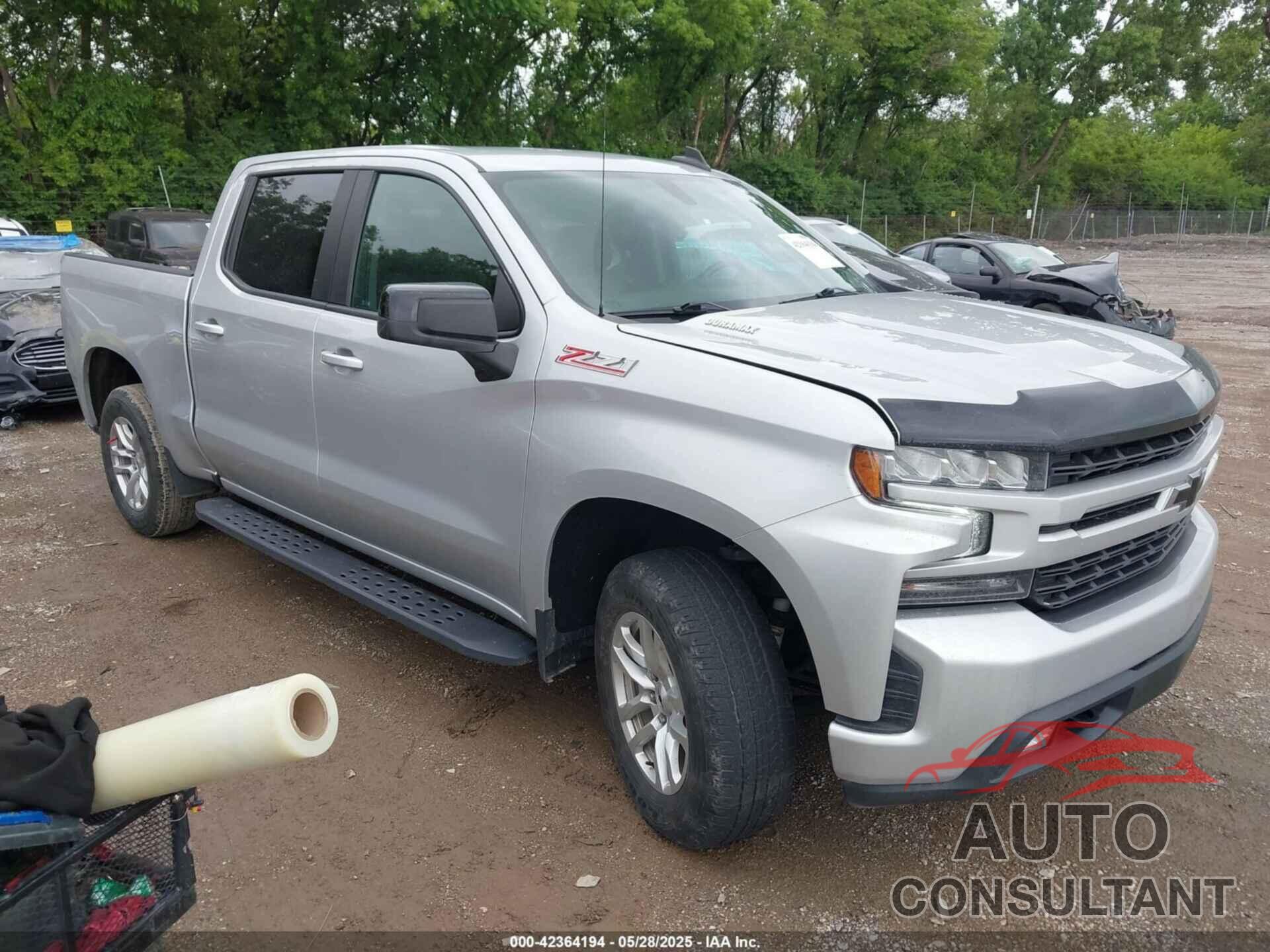 CHEVROLET SILVERADO 1500 2021 - 1GCUYEET1MZ350927