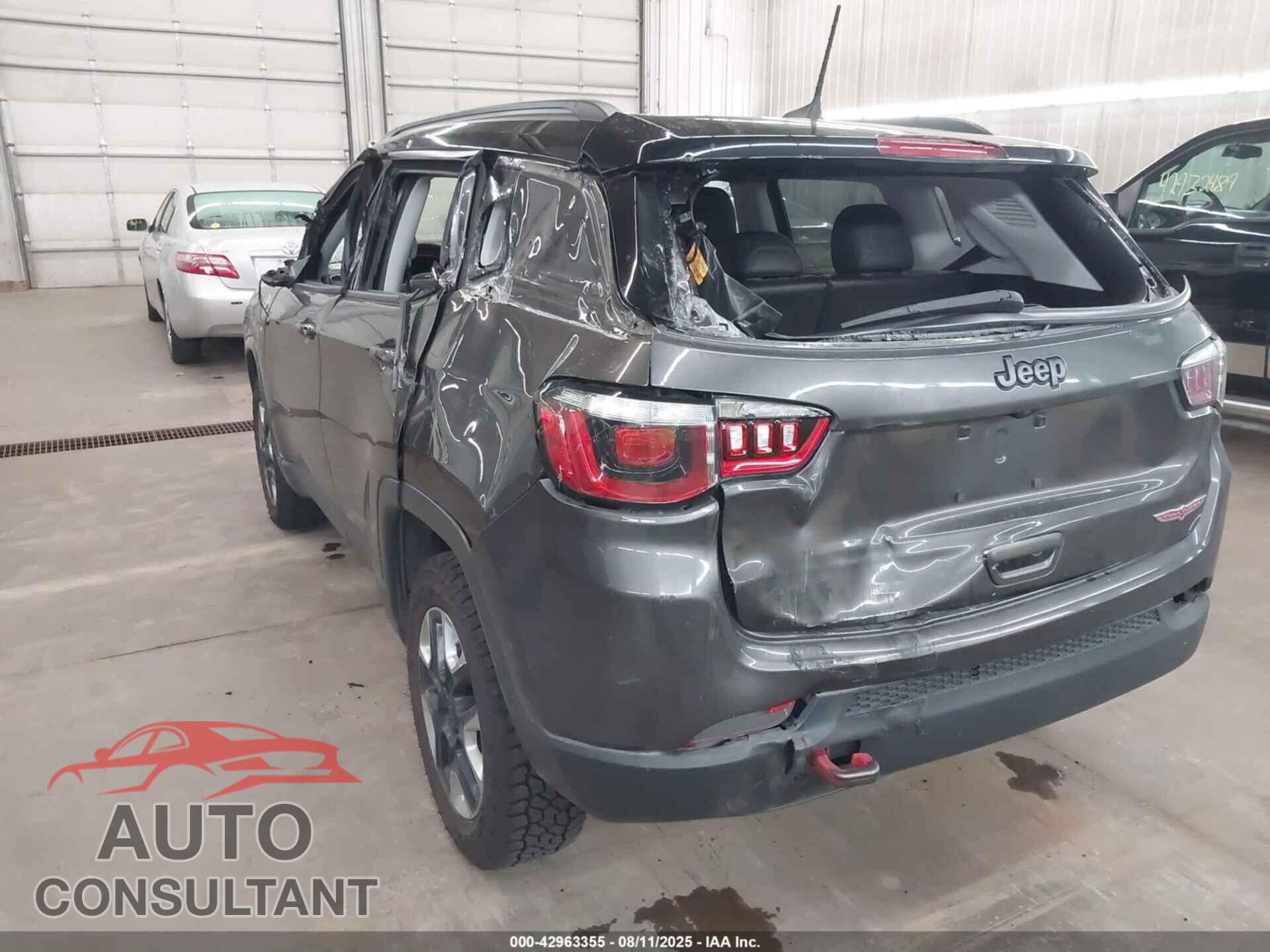 JEEP COMPASS 2018 - 3C4NJDDB5JT419357