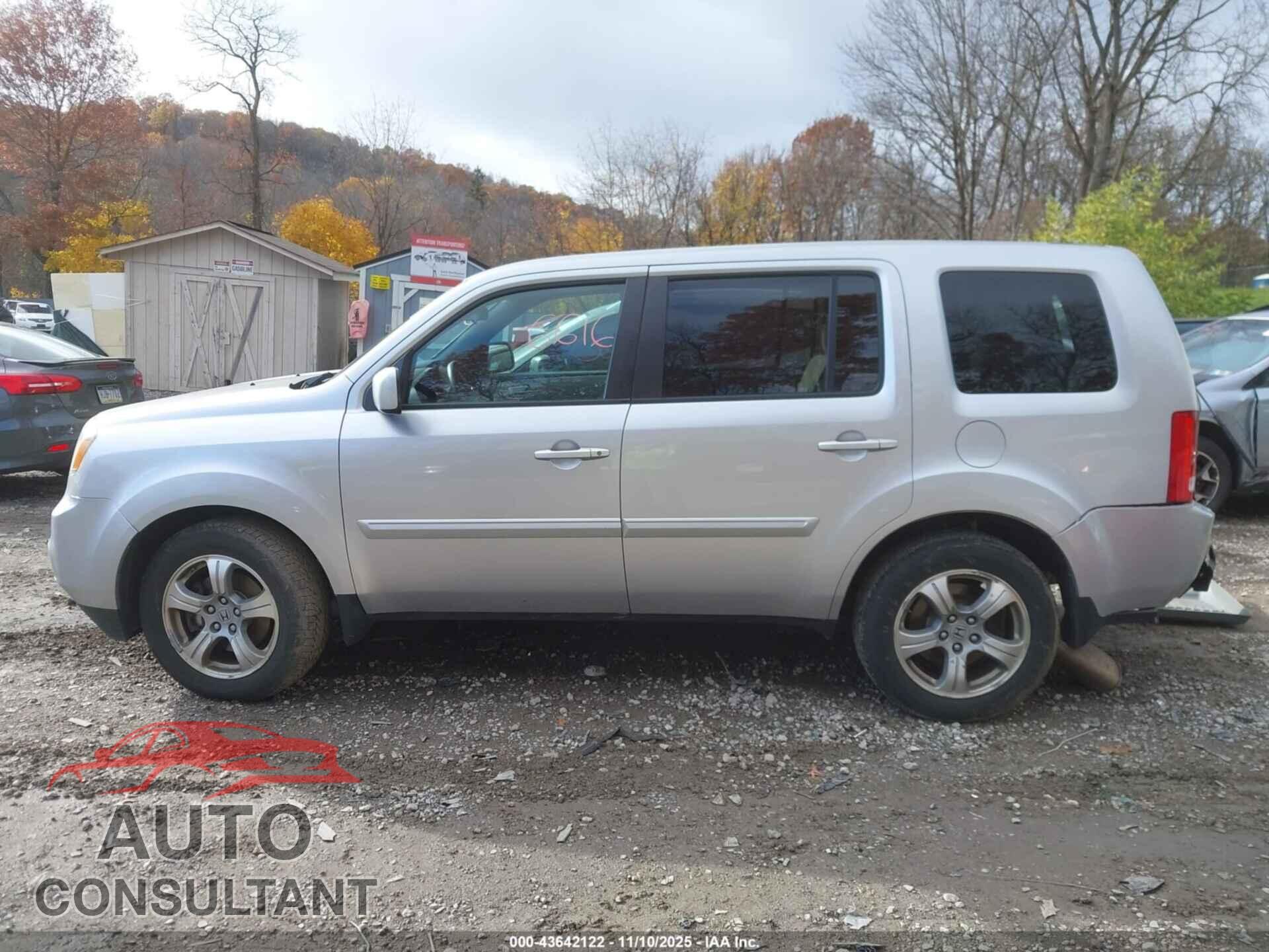 HONDA PILOT 2013 - 5FNYF4H42DB059557