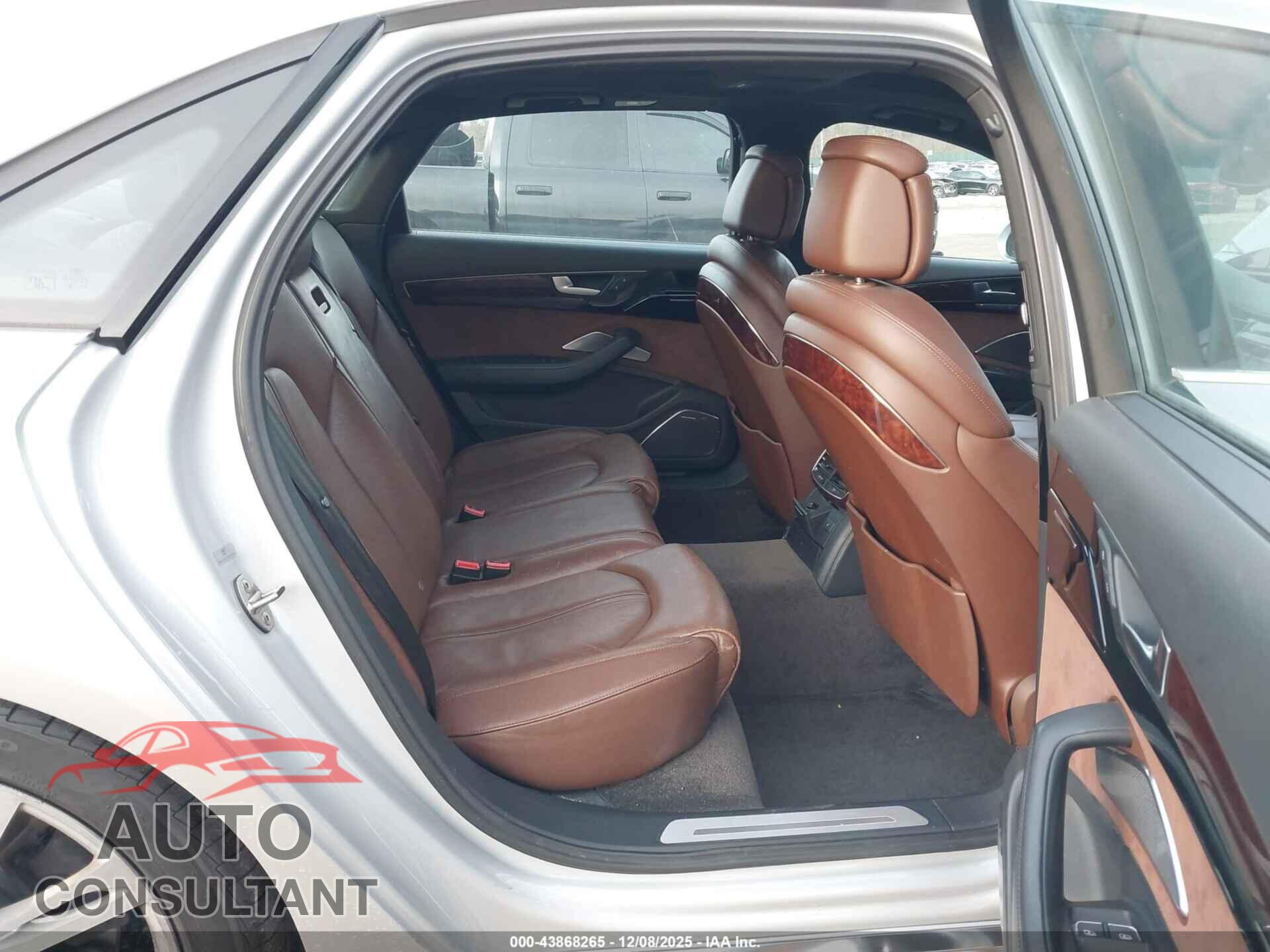 AUDI A8 L 2011 - WAURVAFD1BN015084