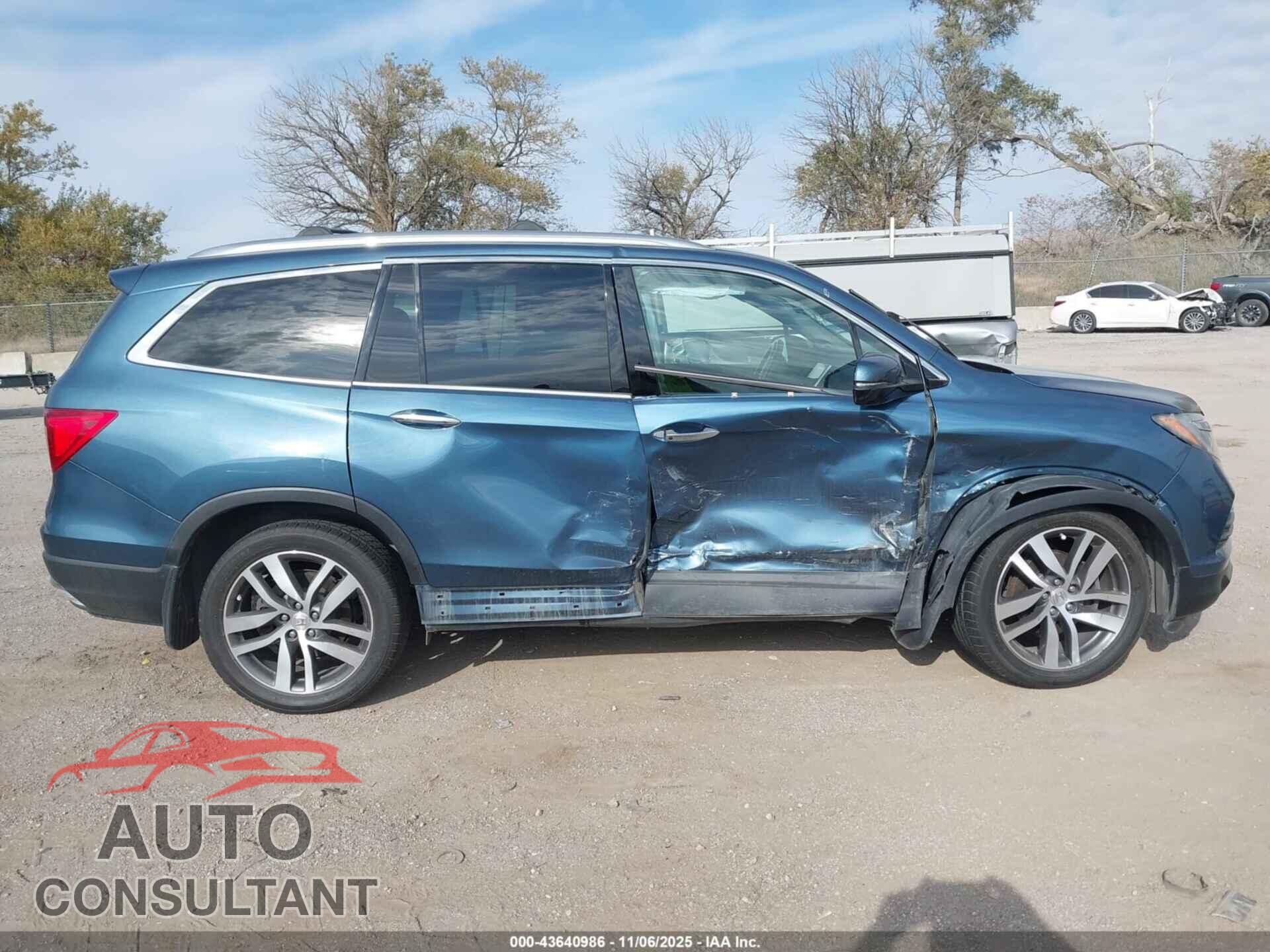 HONDA PILOT 2017 - 5FNYF6H09HB009950