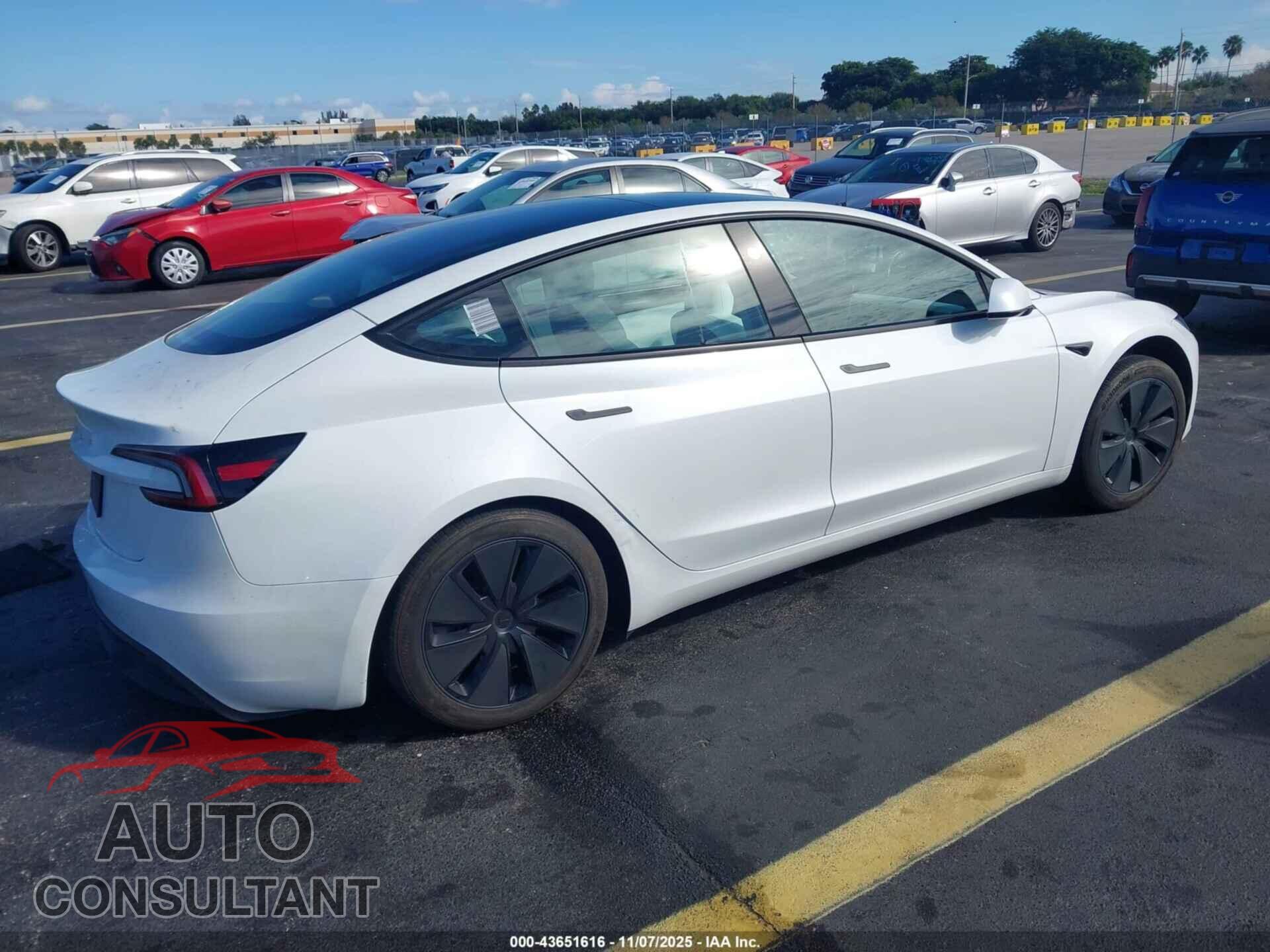 TESLA MODEL 3 2024 - 5YJ3E1EA8RF794203