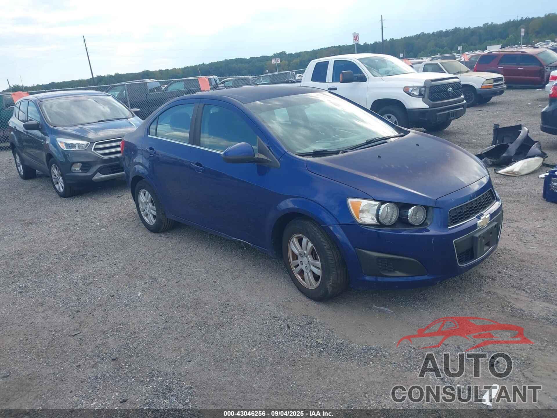 CHEVROLET SONIC 2013 - 1G1JC5SG7D4198506