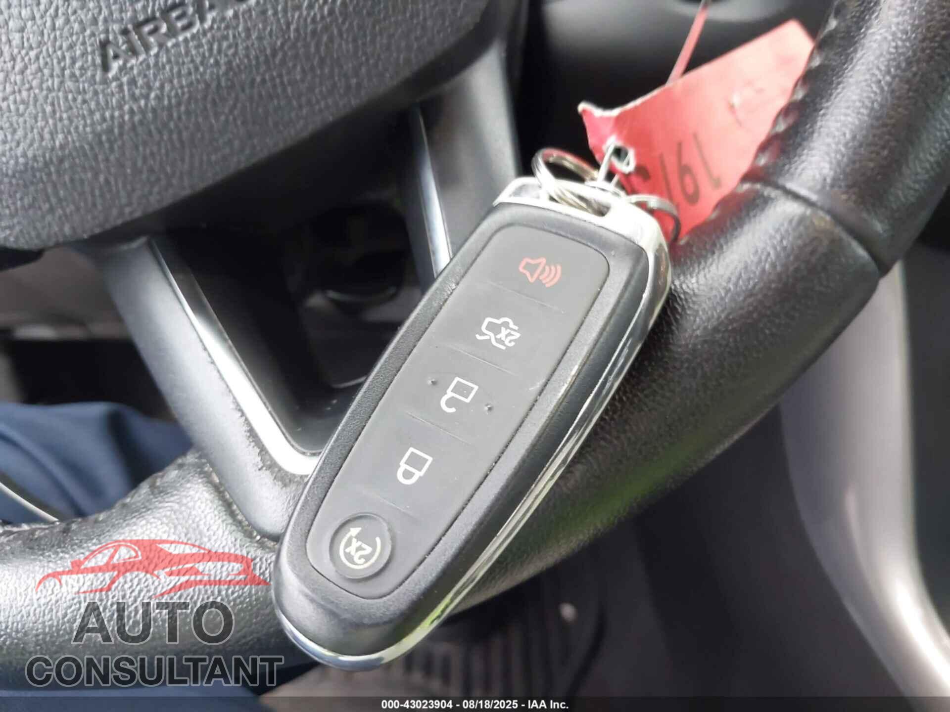 FORD FOCUS 2015 - 1FADP3N21FL322359