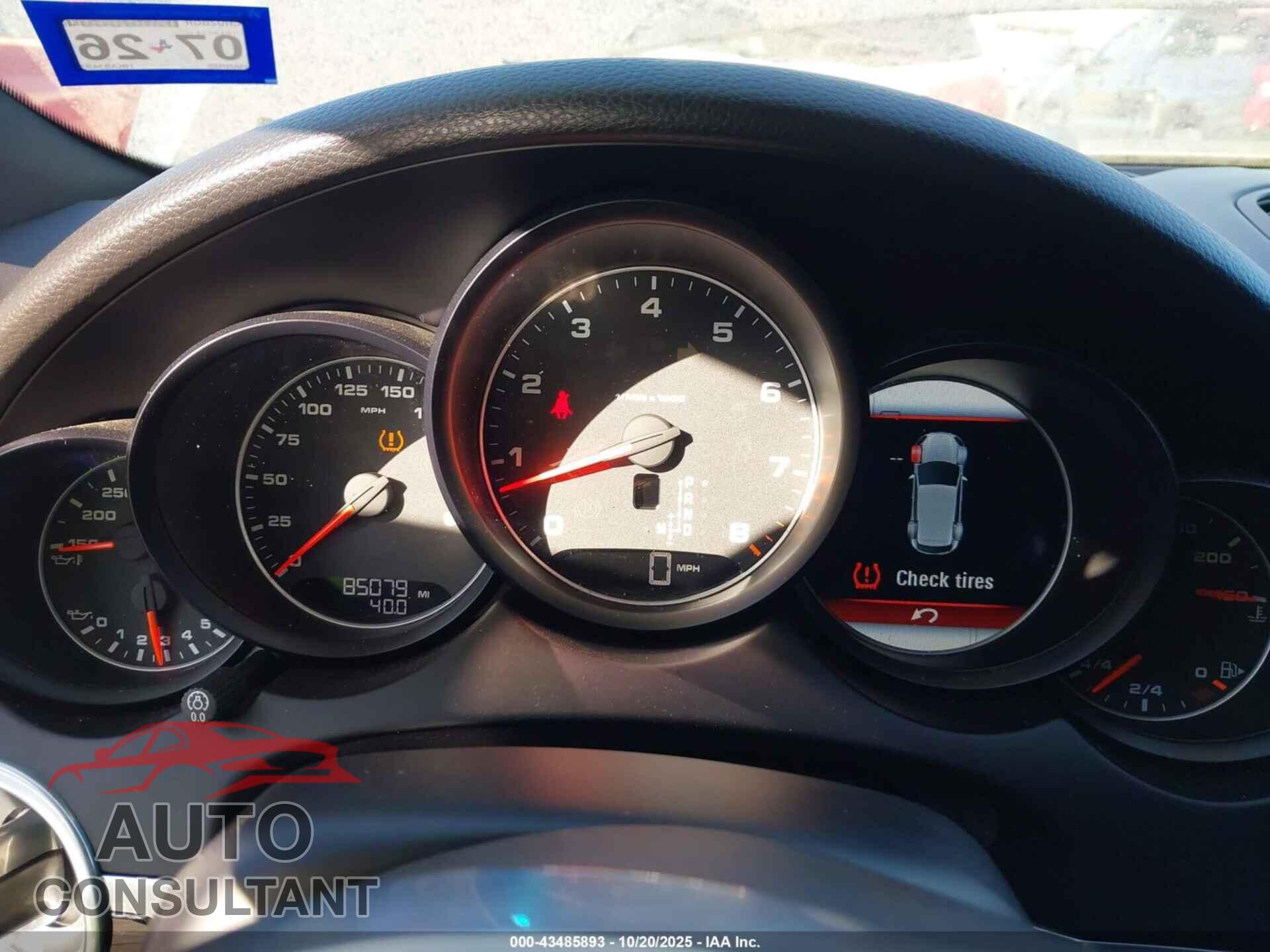 PORSCHE CAYENNE 2017 - WP1AA2A26HKA83493