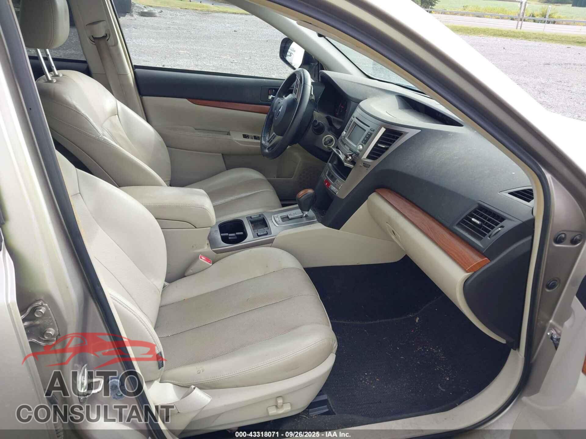 SUBARU OUTBACK 2014 - 4S4BRBLC4E3318513