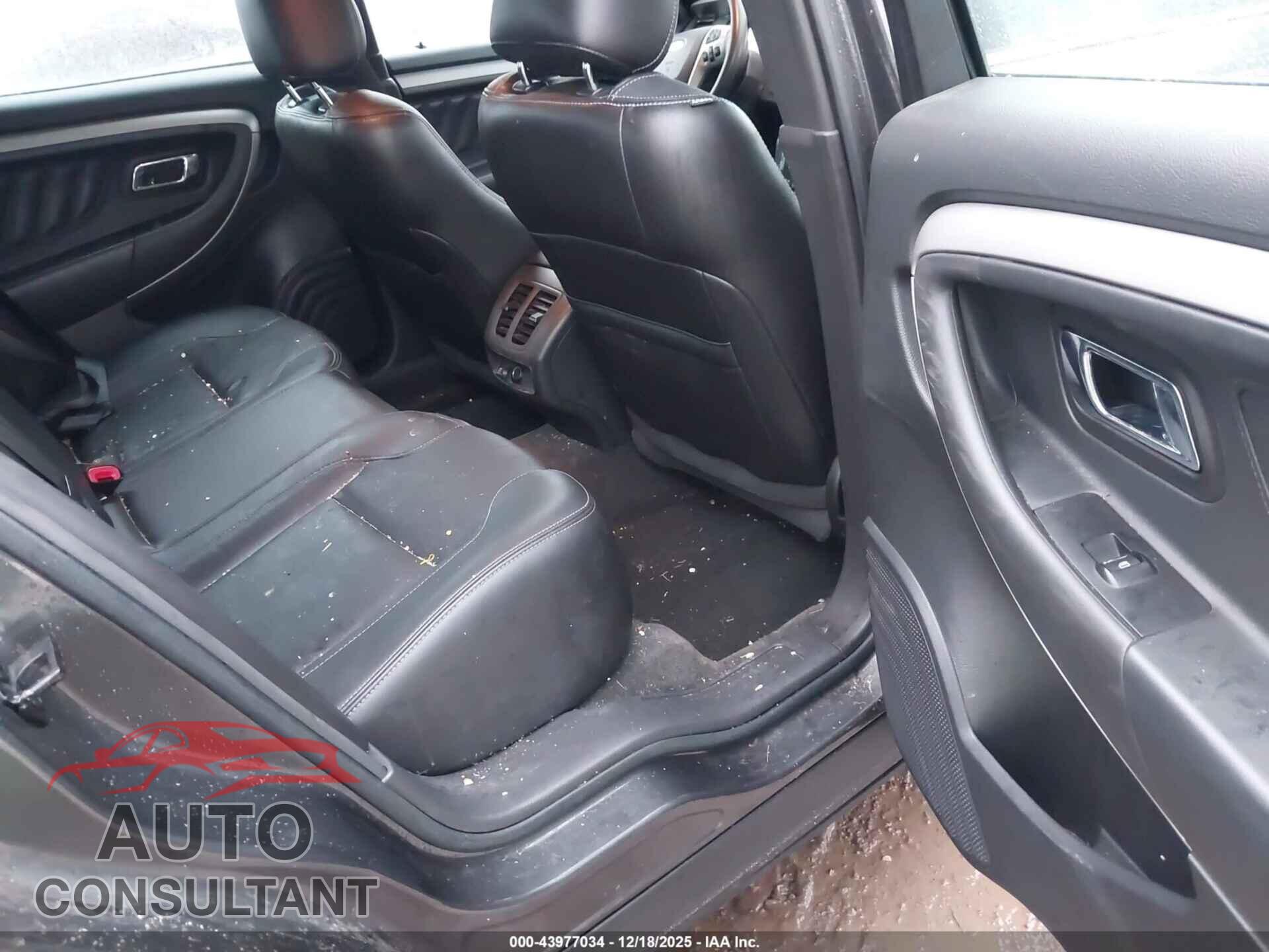 FORD TAURUS 2015 - 1FAHP2E80FG174357