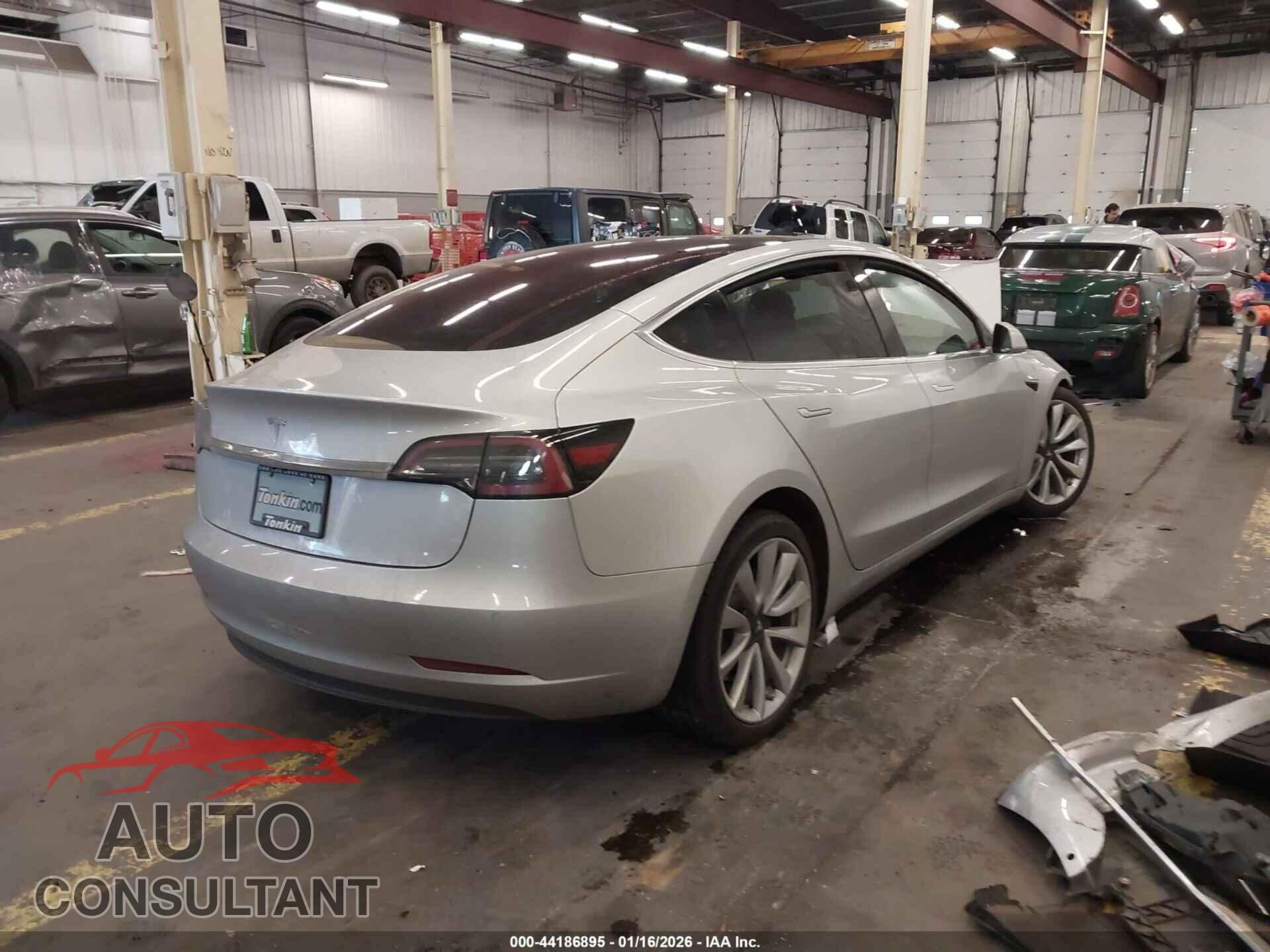 TESLA MODEL 3 2018 - 5YJ3E1EA9JF004587