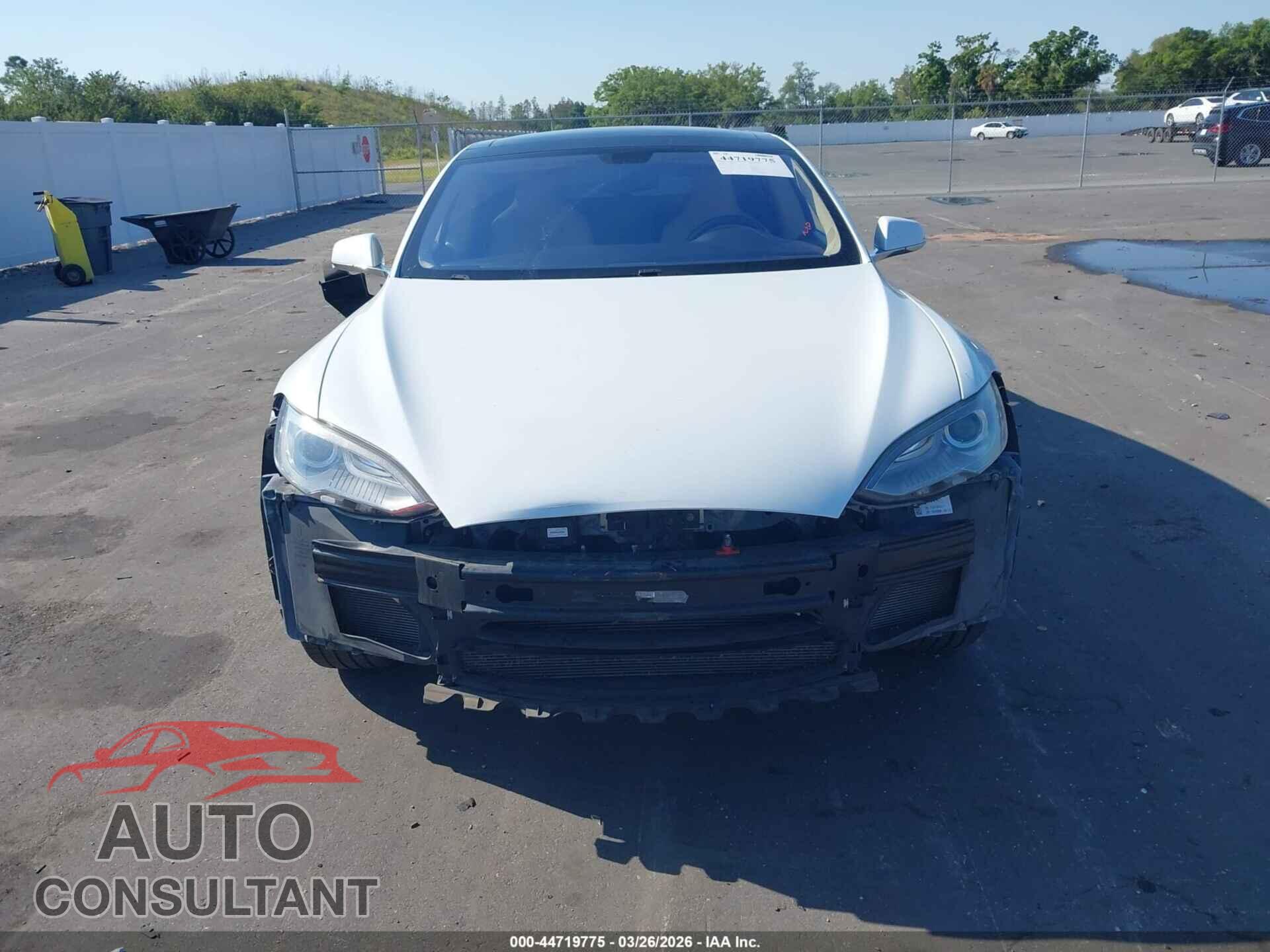 TESLA MODEL S 2014 - 5YJSA1H11EFP40593