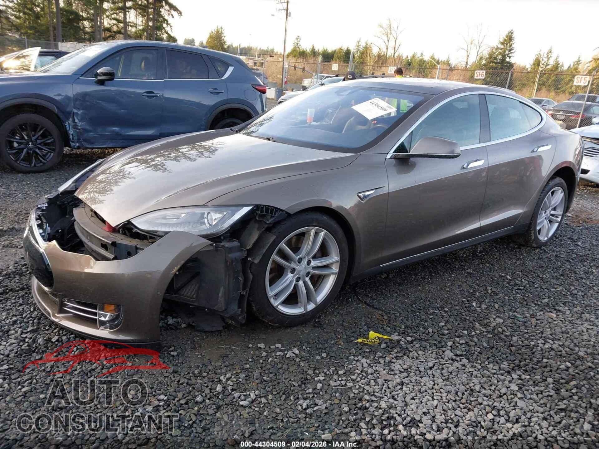 TESLA MODEL S 2015 - 5YJSA1E25FF101793